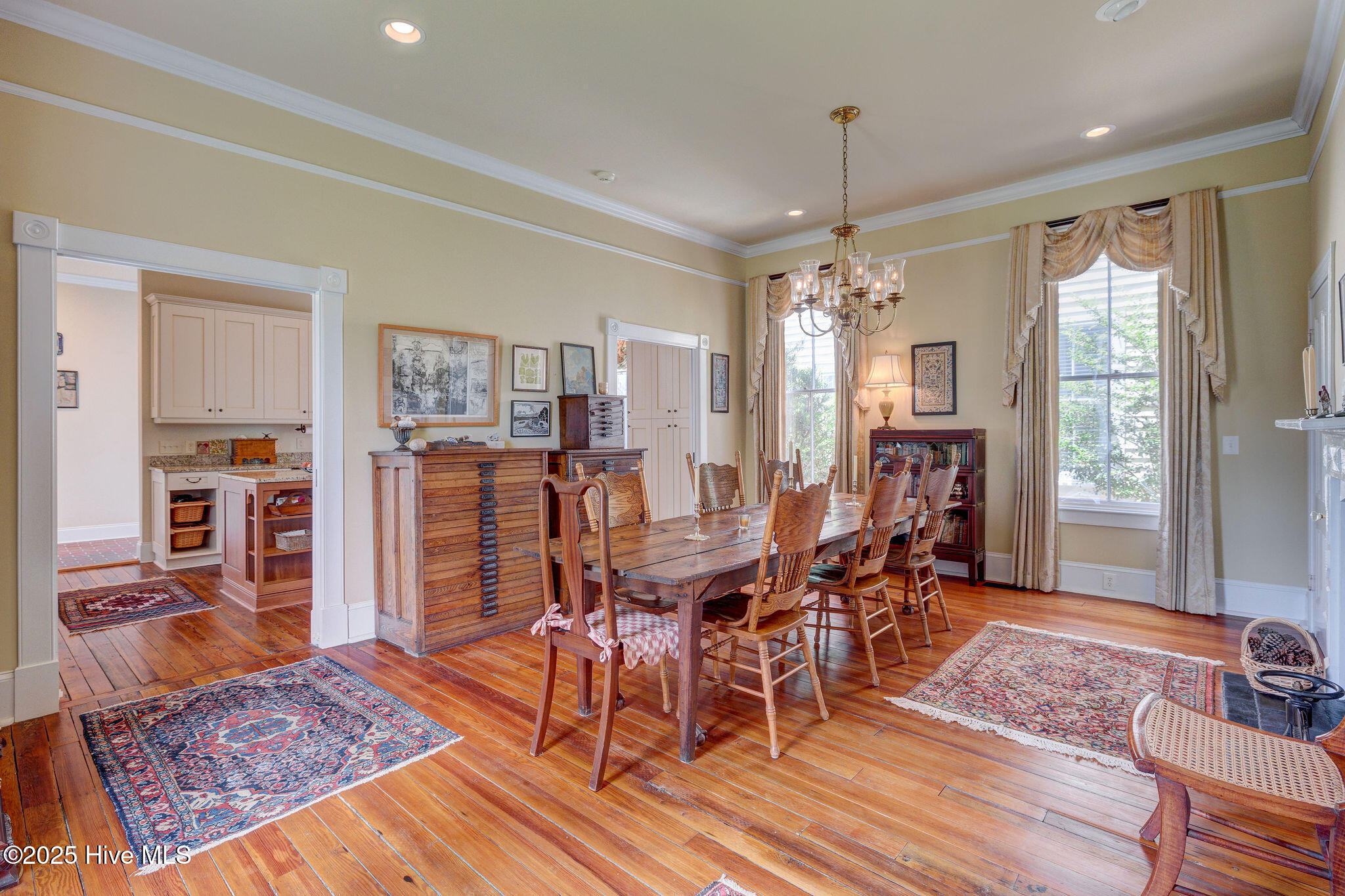 100515844 | Photo 11