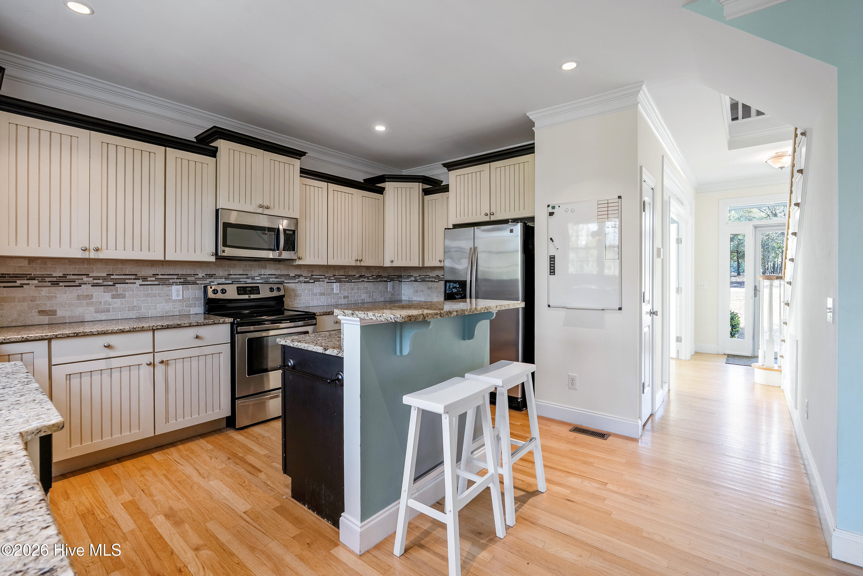 100563119 | Photo 15