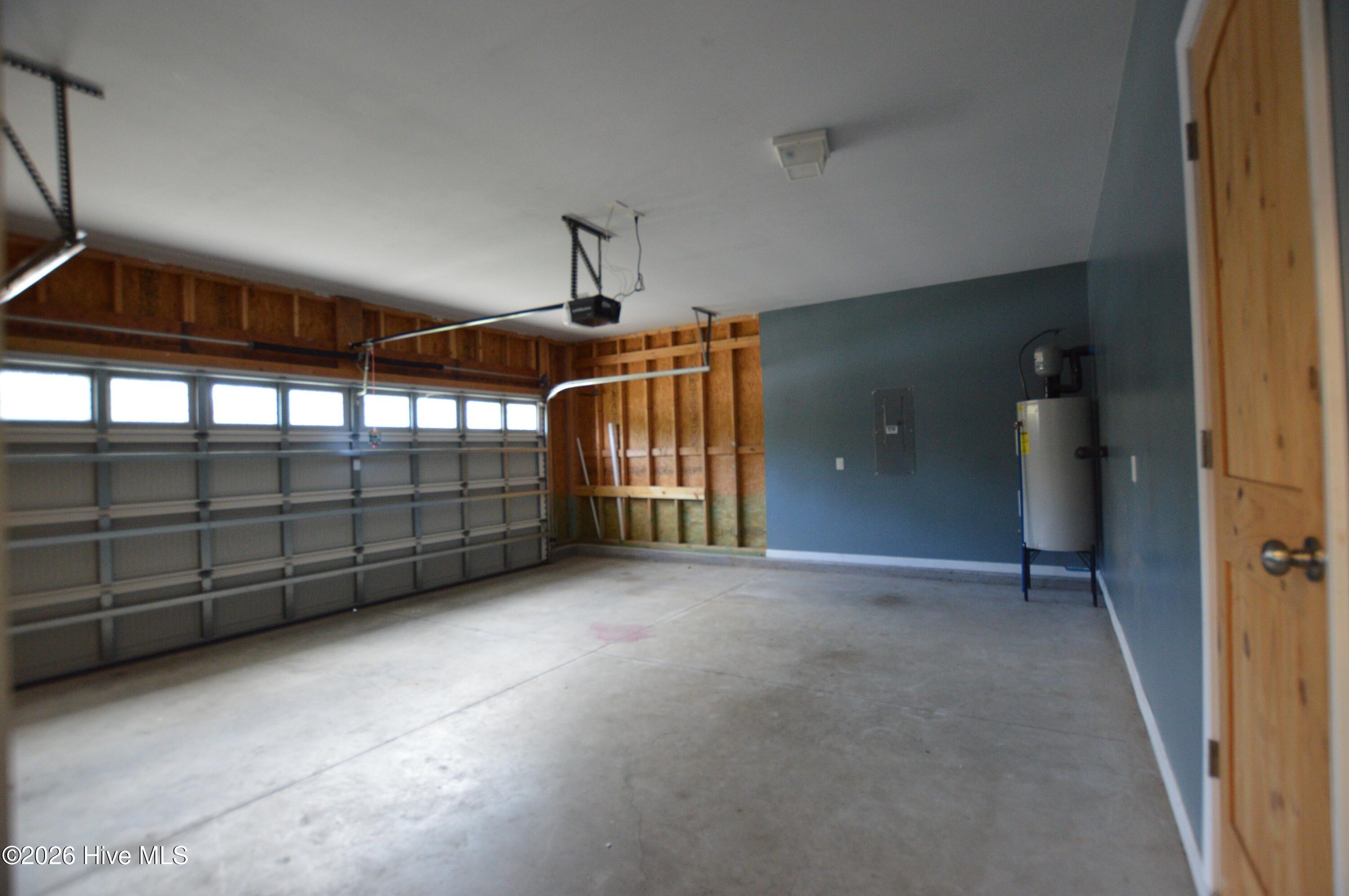 100549154 | Photo 34