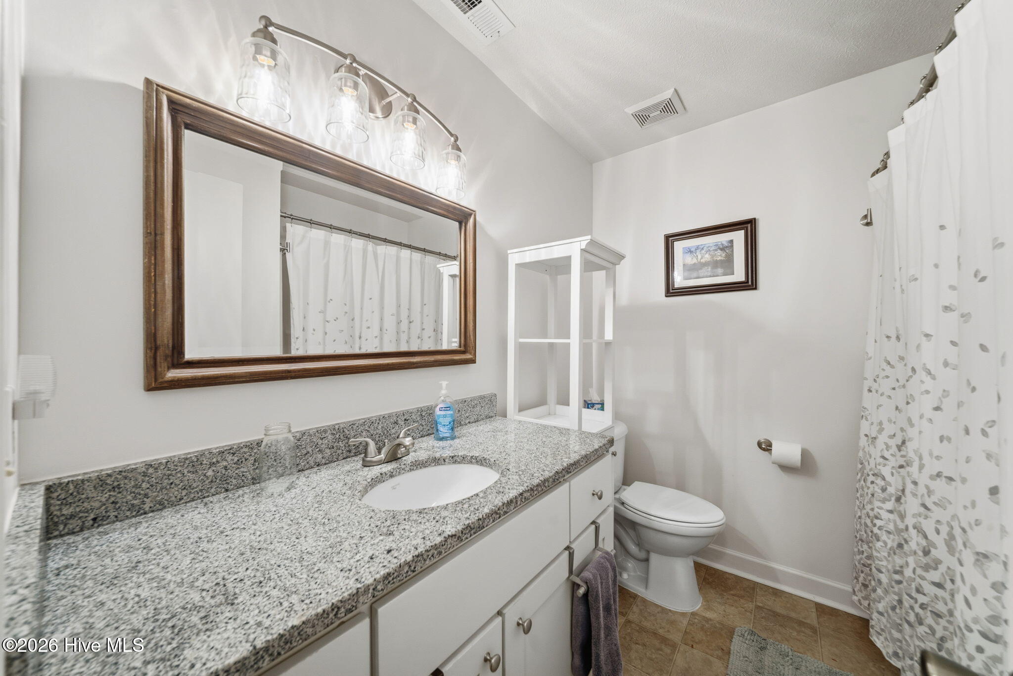 100560647 | Photo 20