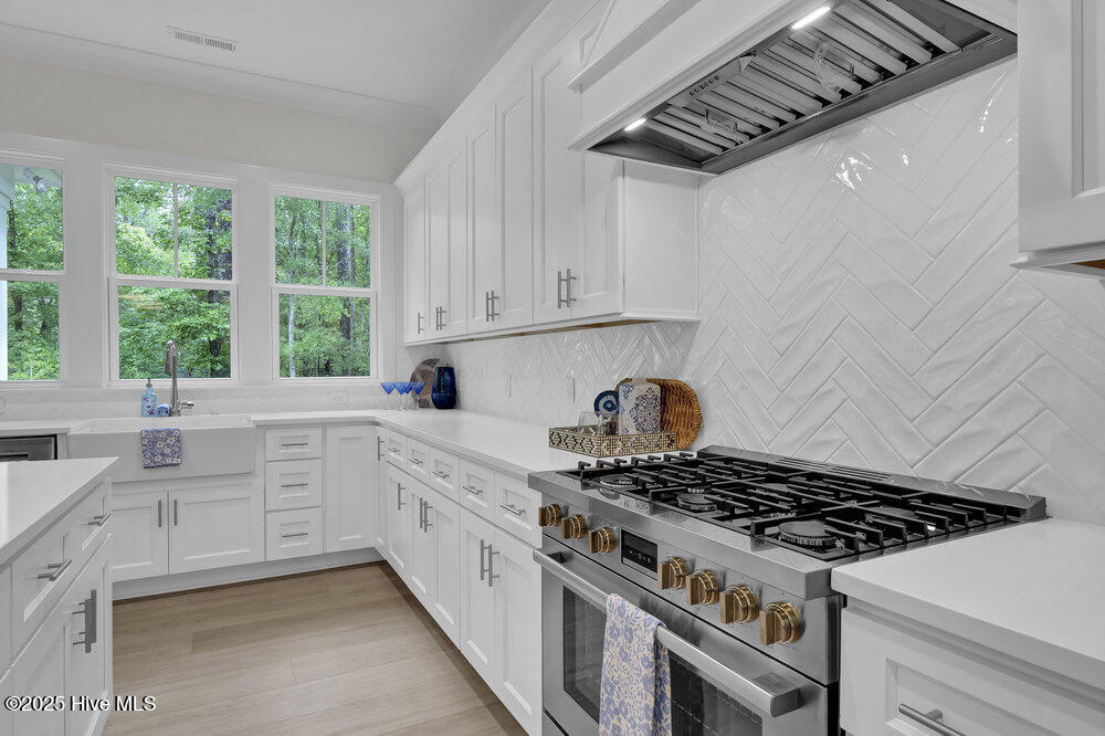 100566055 | Photo 12