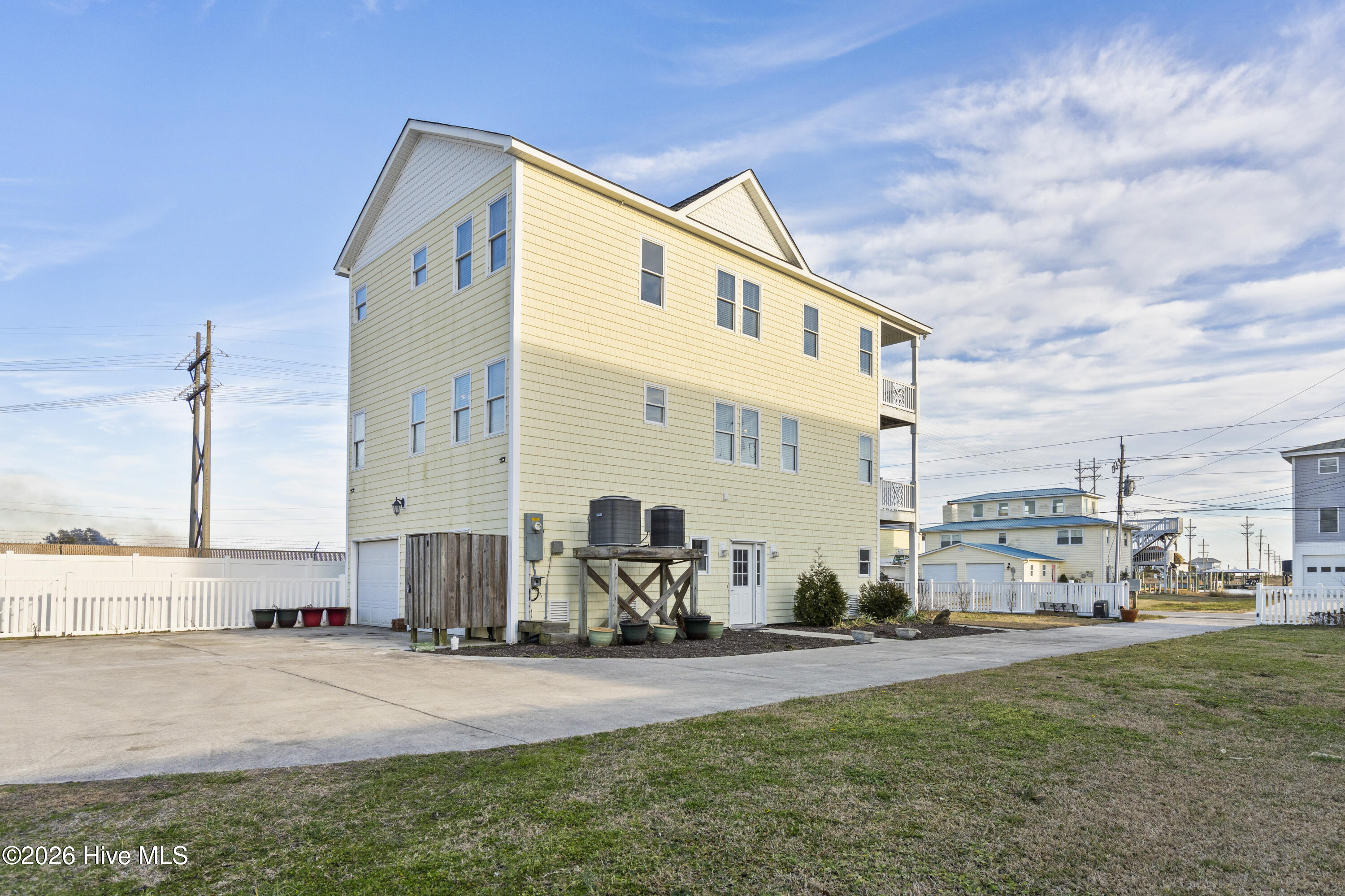 100555944 | Photo 61