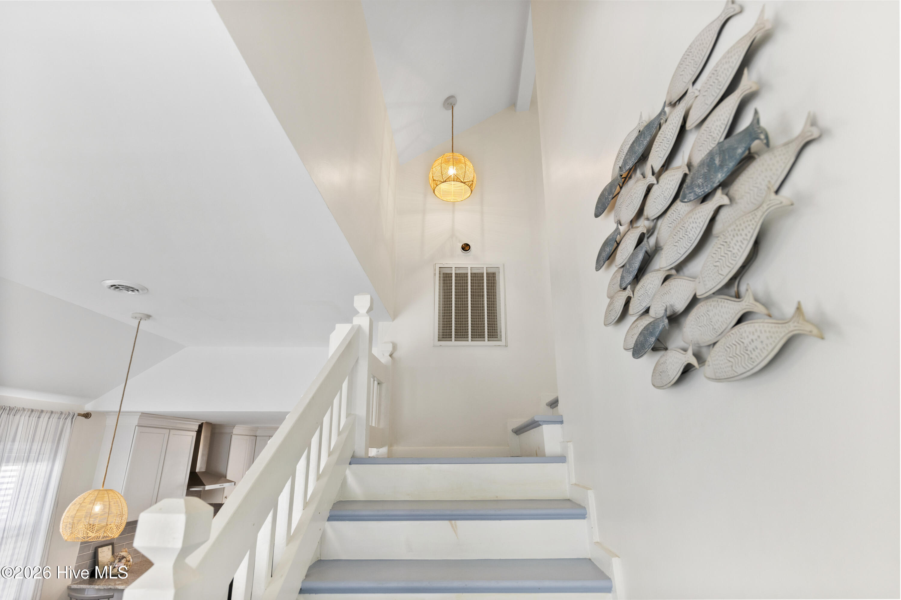 100552709 | Photo 25