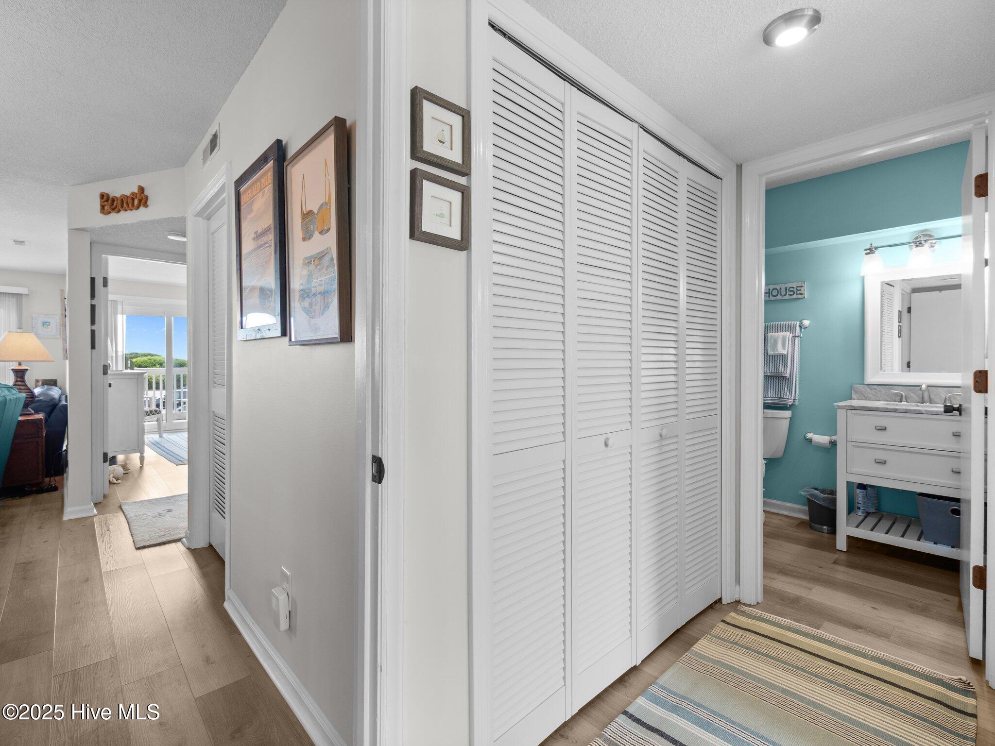 100517444 | Photo 26