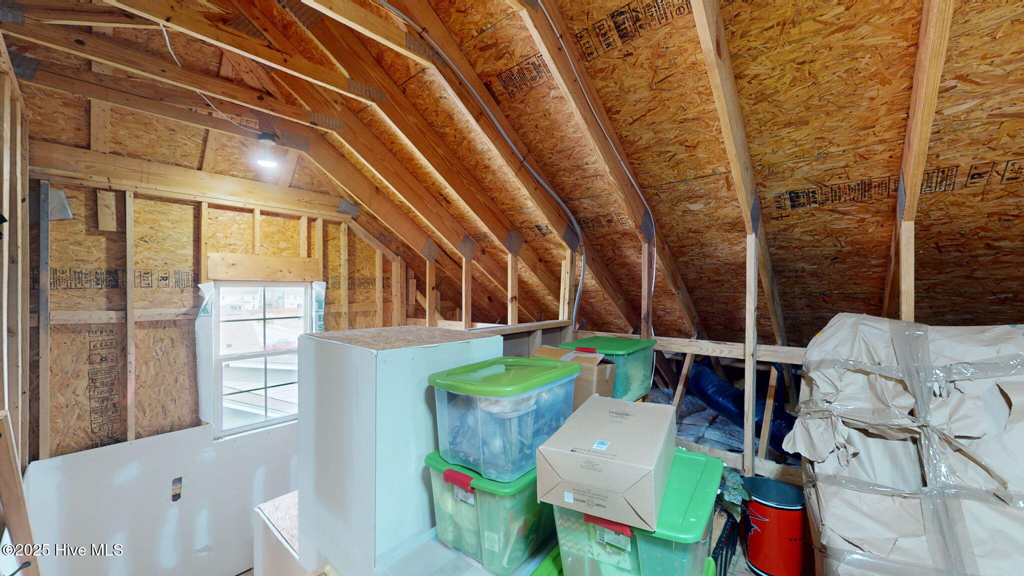 100530169 | Photo 58