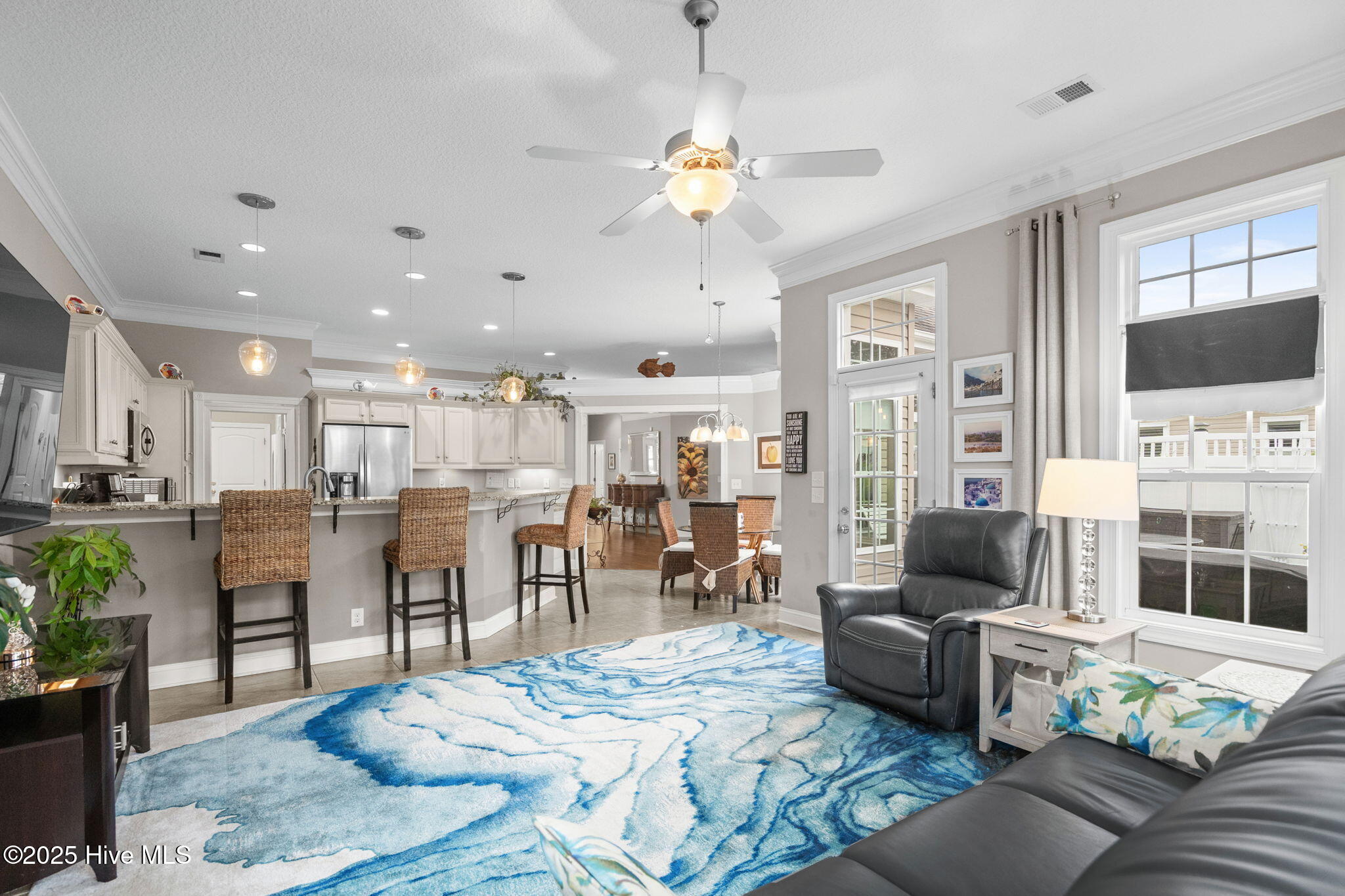 100538854 | Photo 16