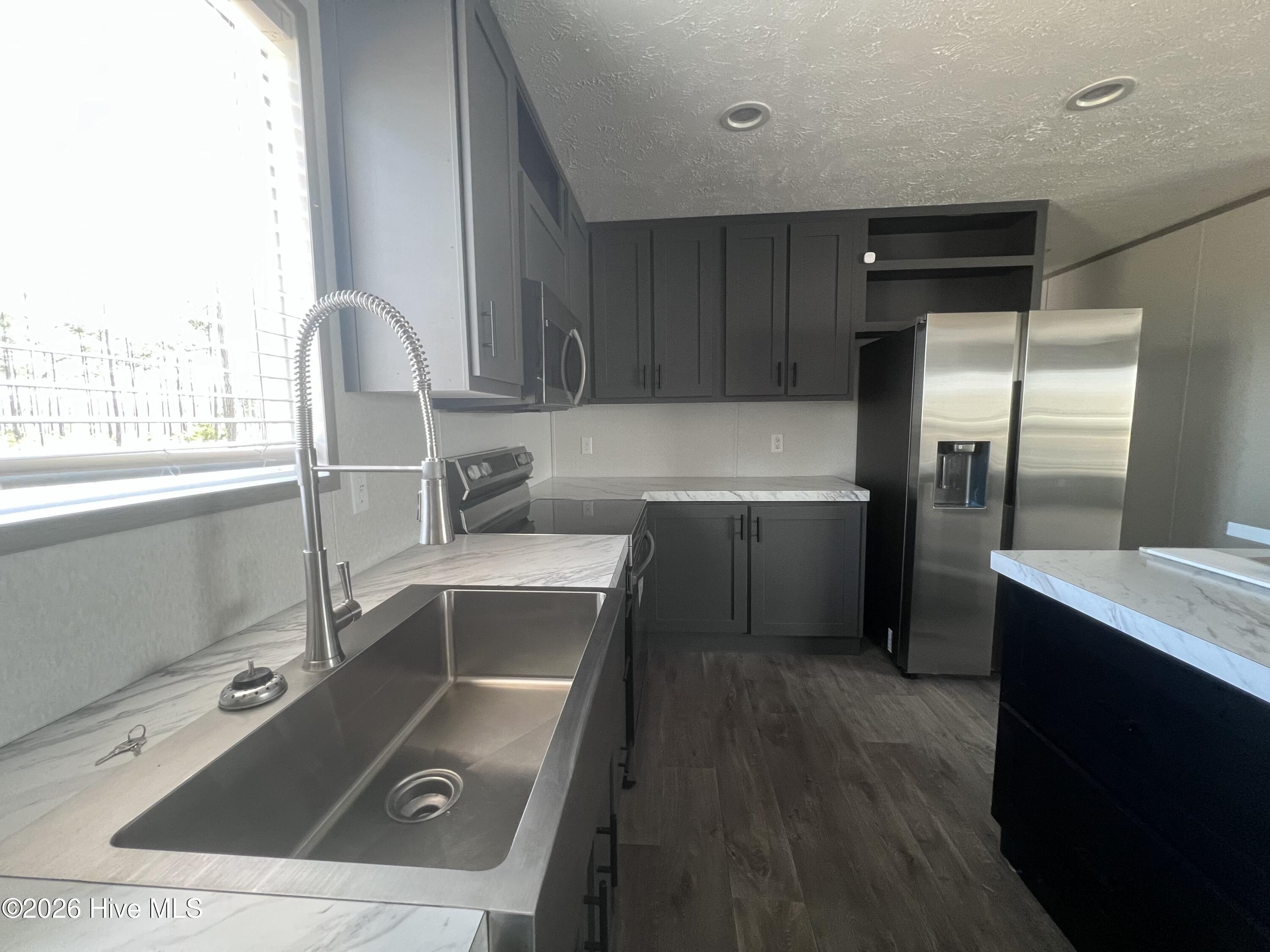 100557595 | Photo 15