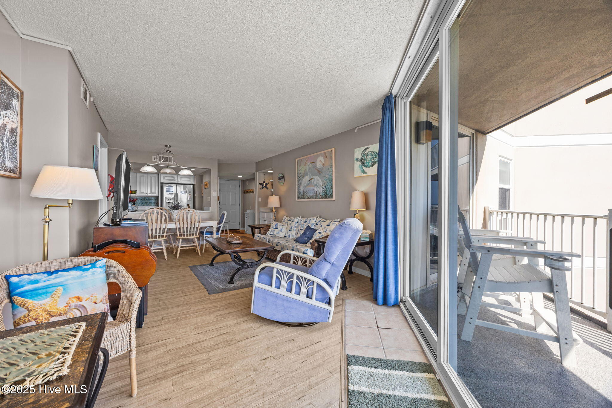 100528908 | Photo 16