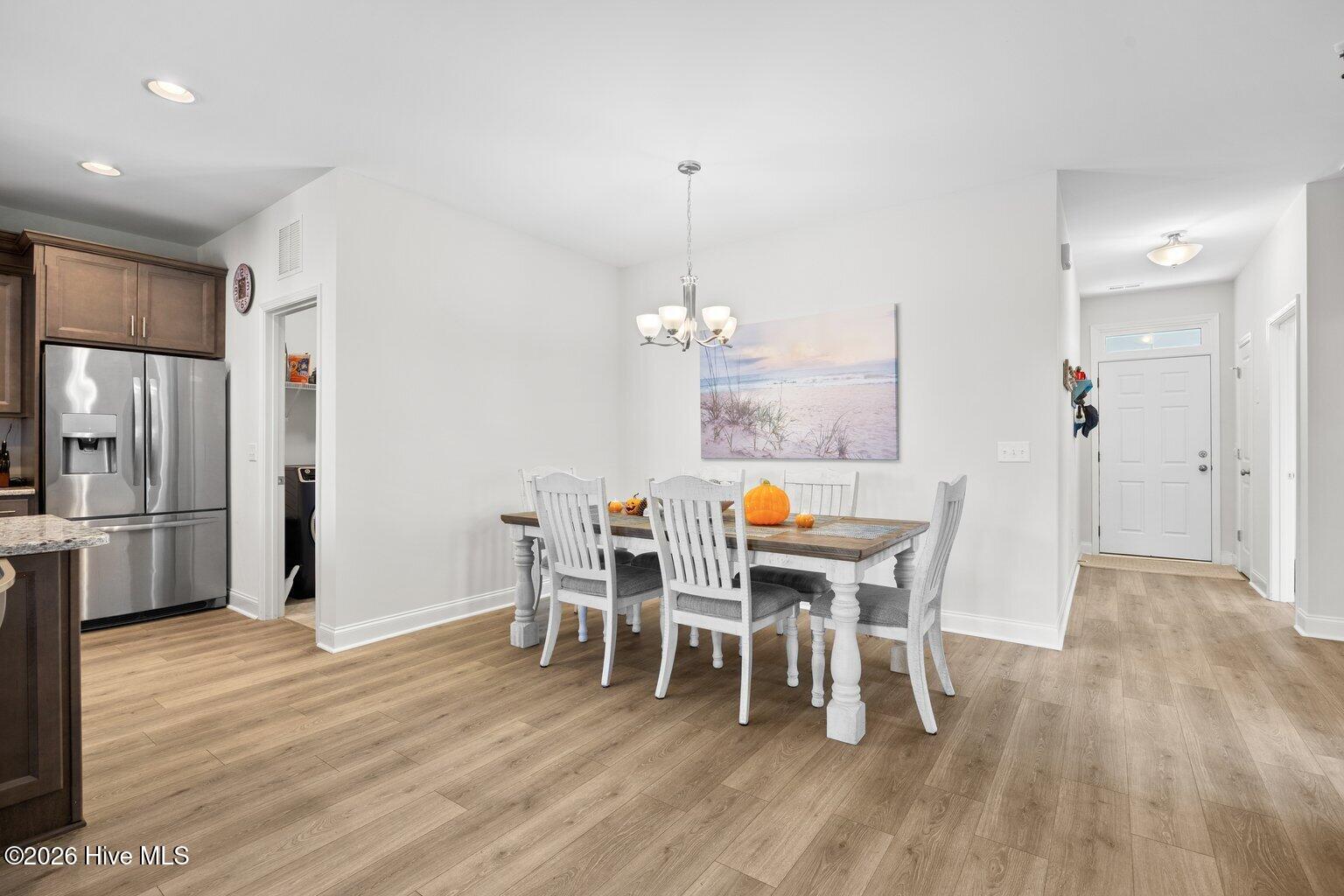 100549643 | Photo 20