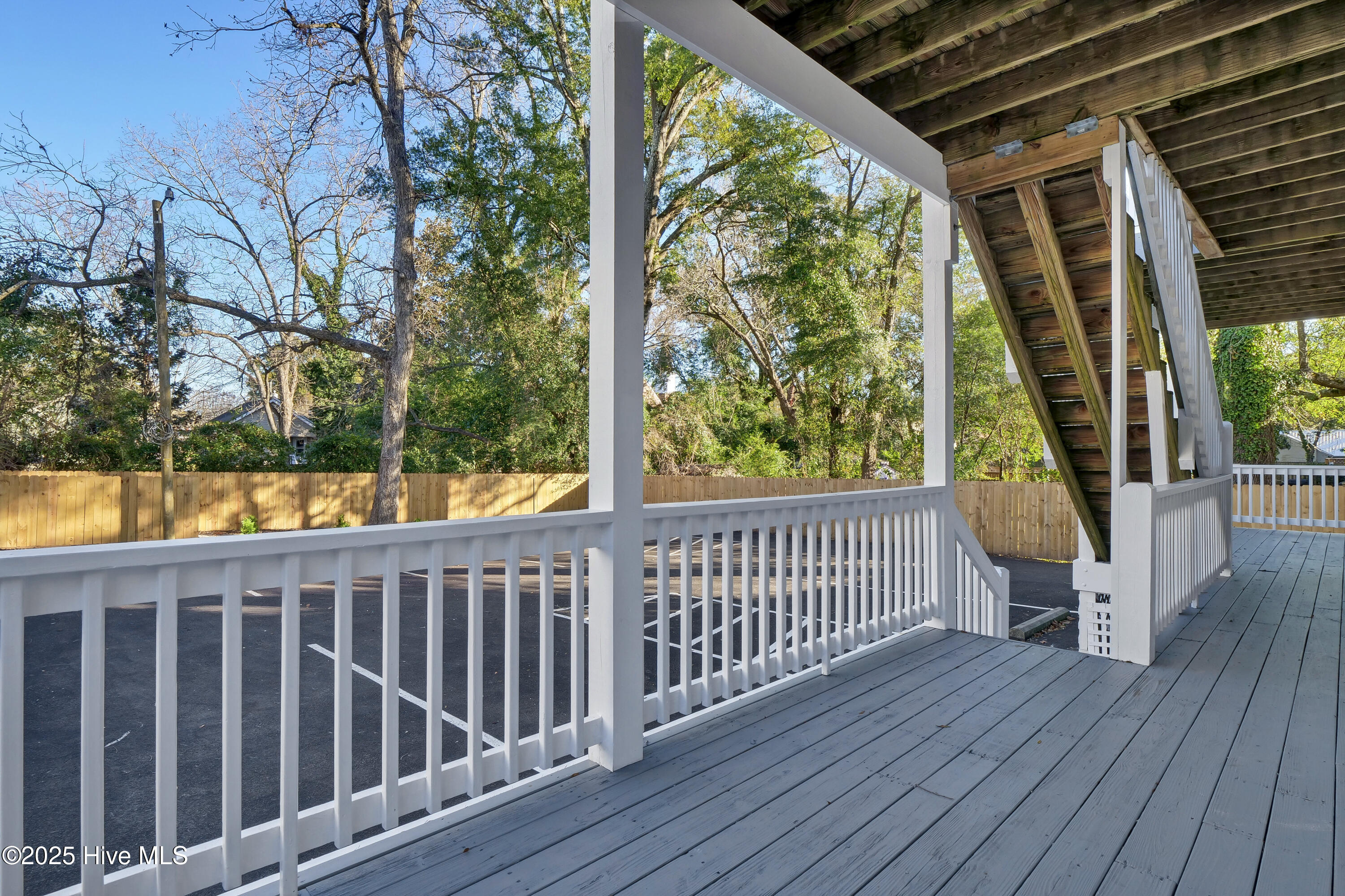 100546449 | Photo 28