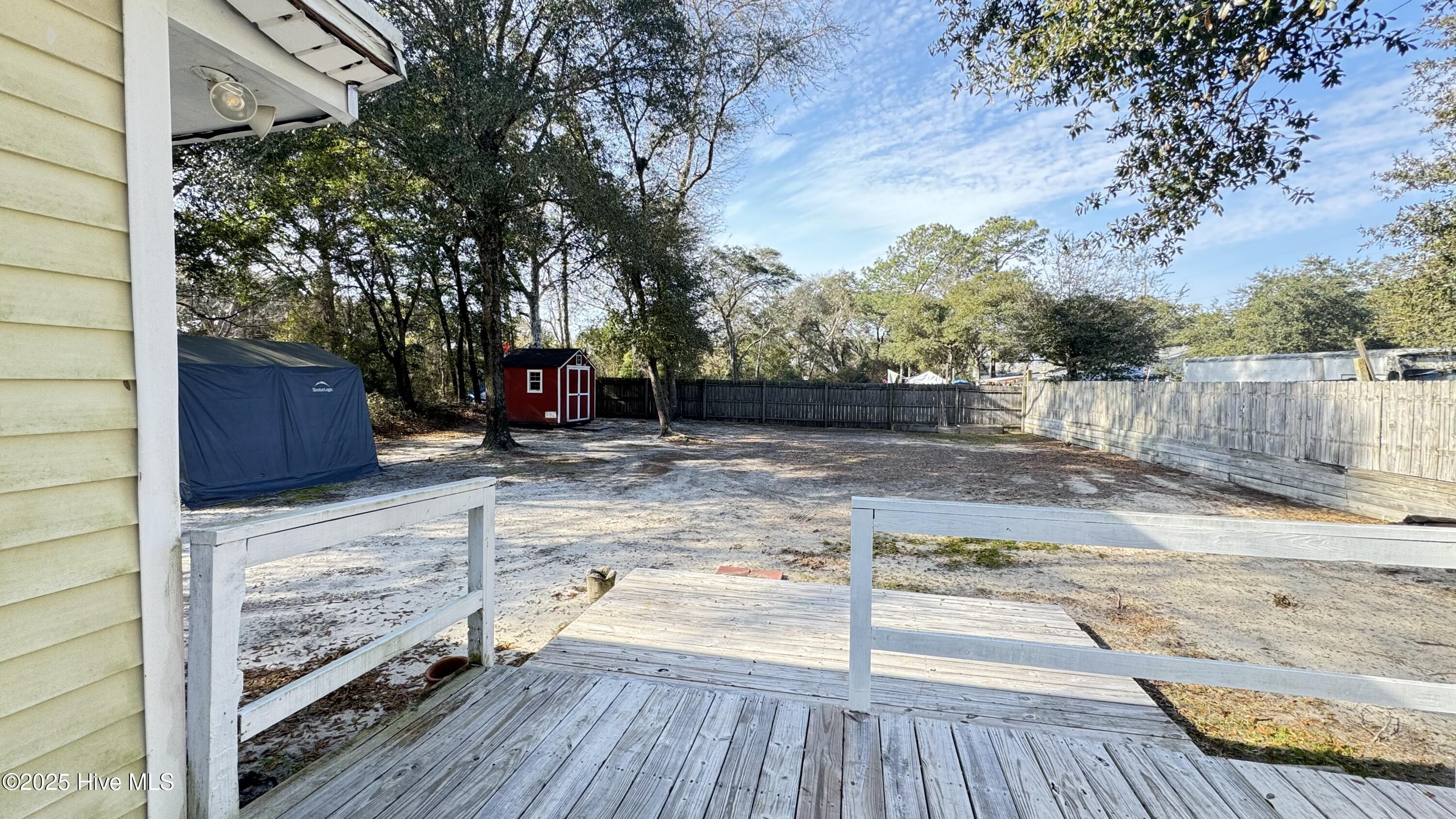 100490105 | Photo 11