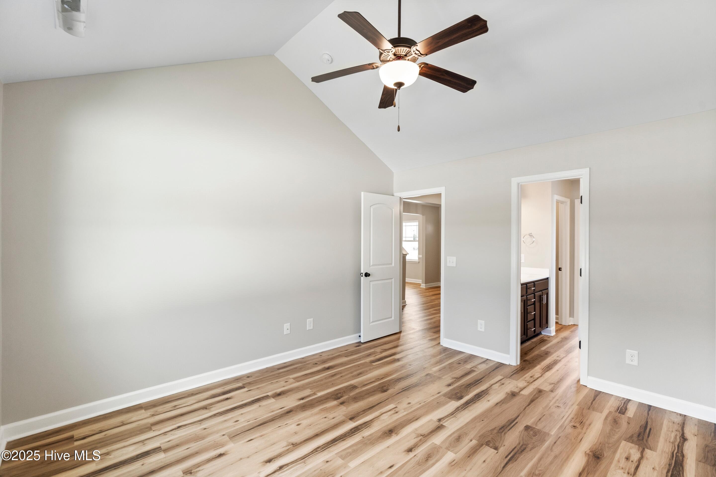 100545716 | Photo 28