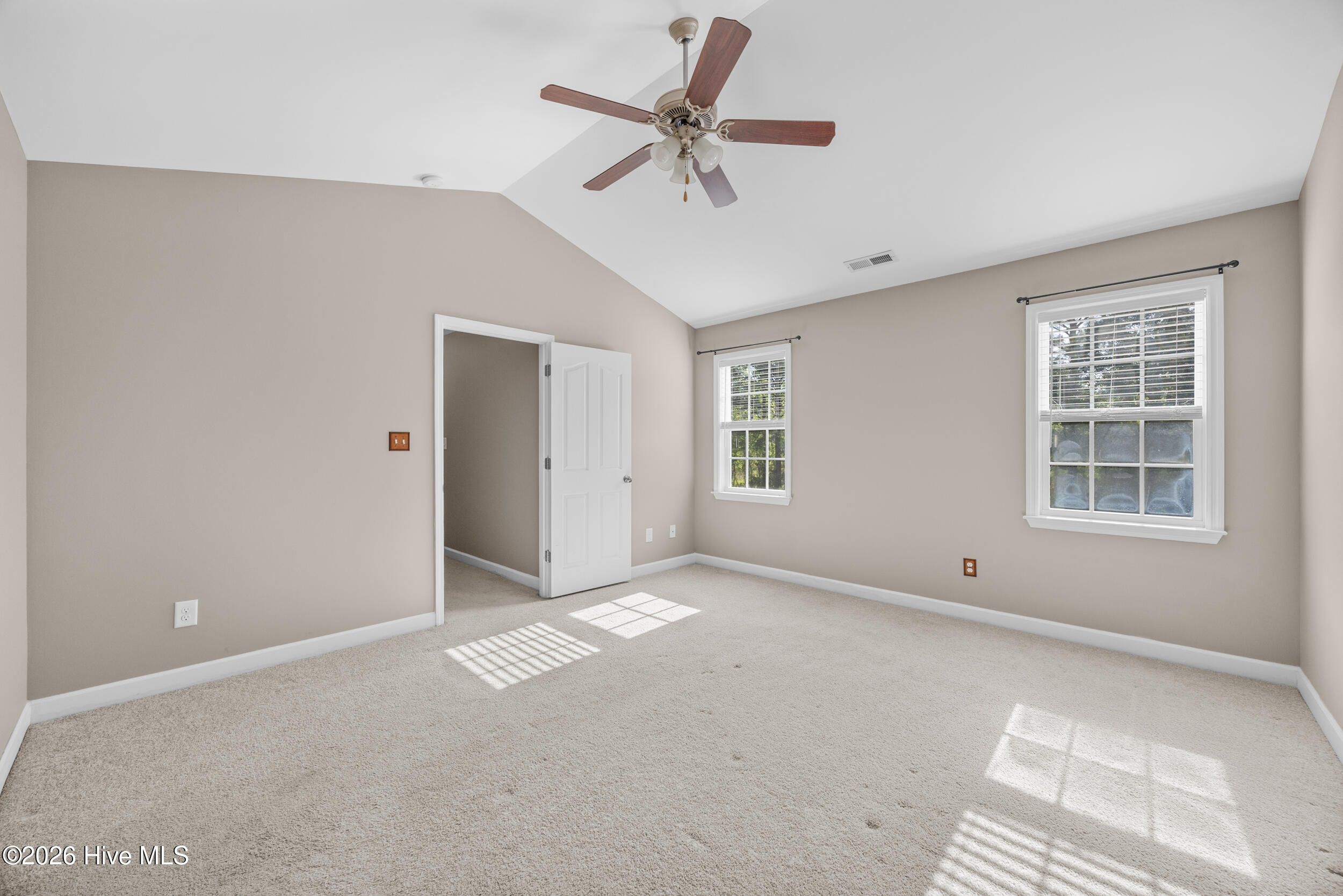 211 Wedgefield Circle,Maple Hill