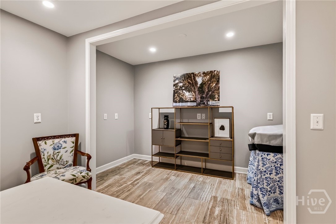 Ground Floor/office or bedroom
