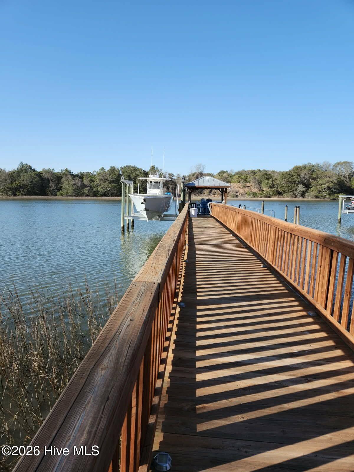 100553257 | Photo 28