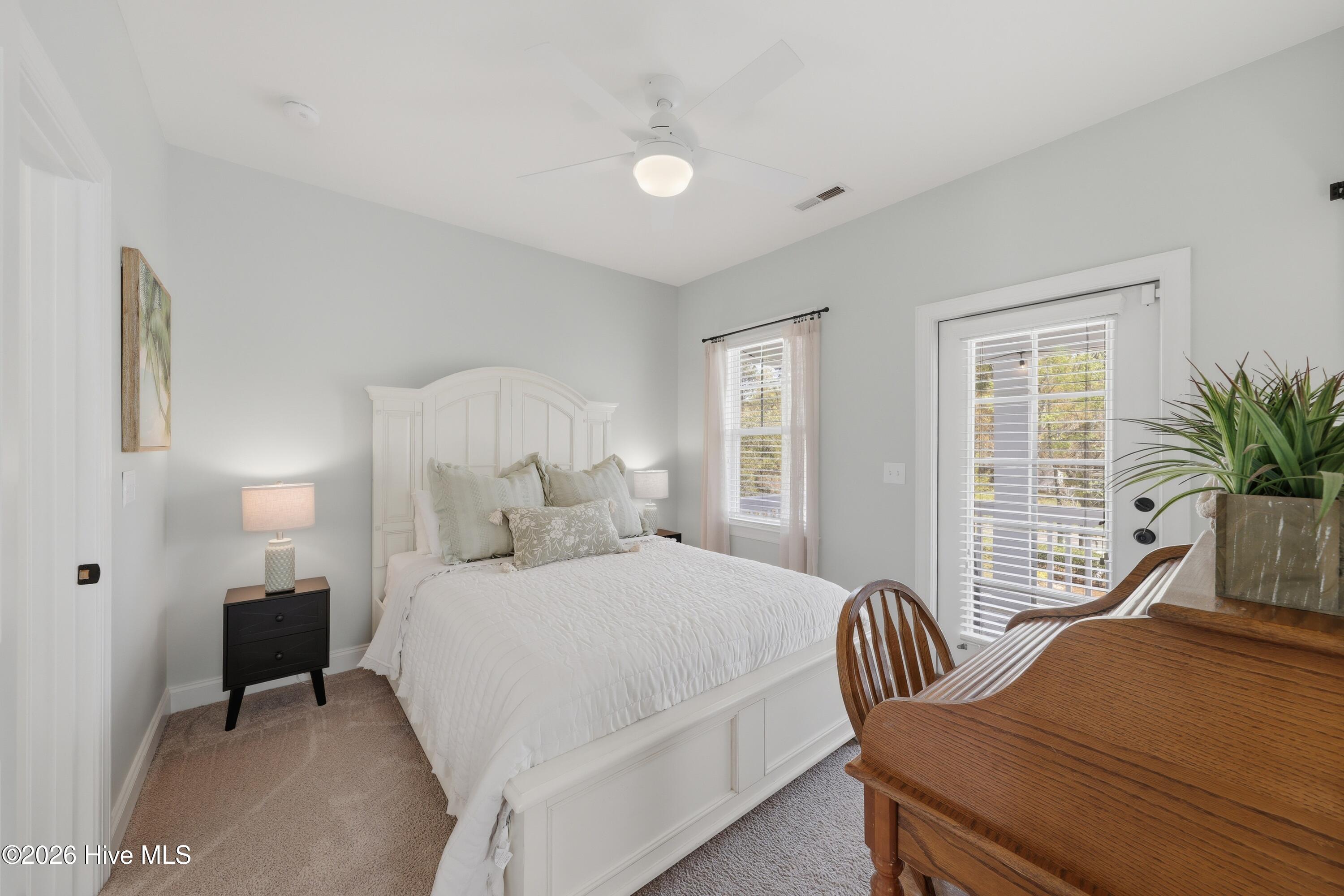 100563729 | Photo 32