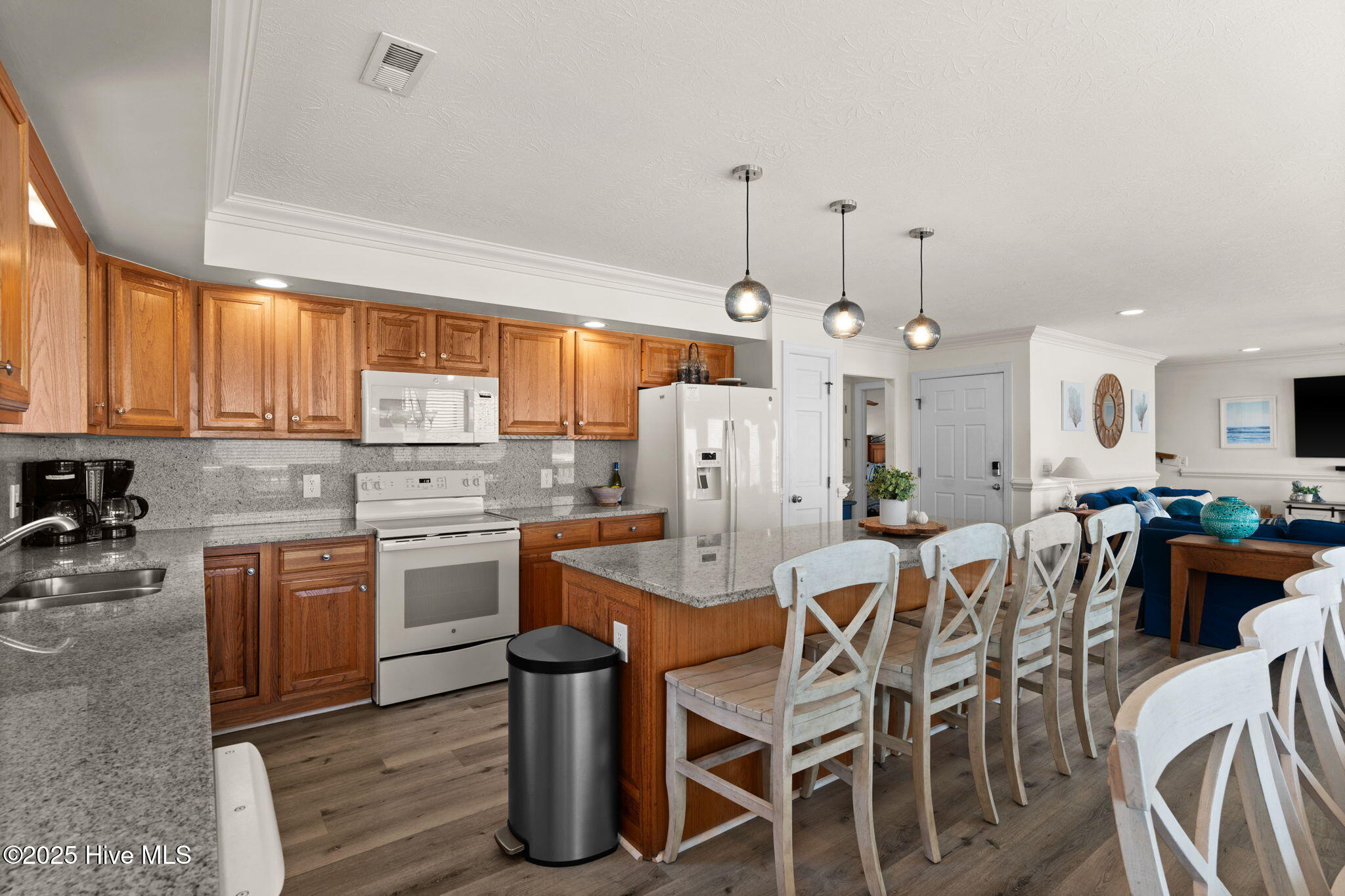 100515755 | Photo 17