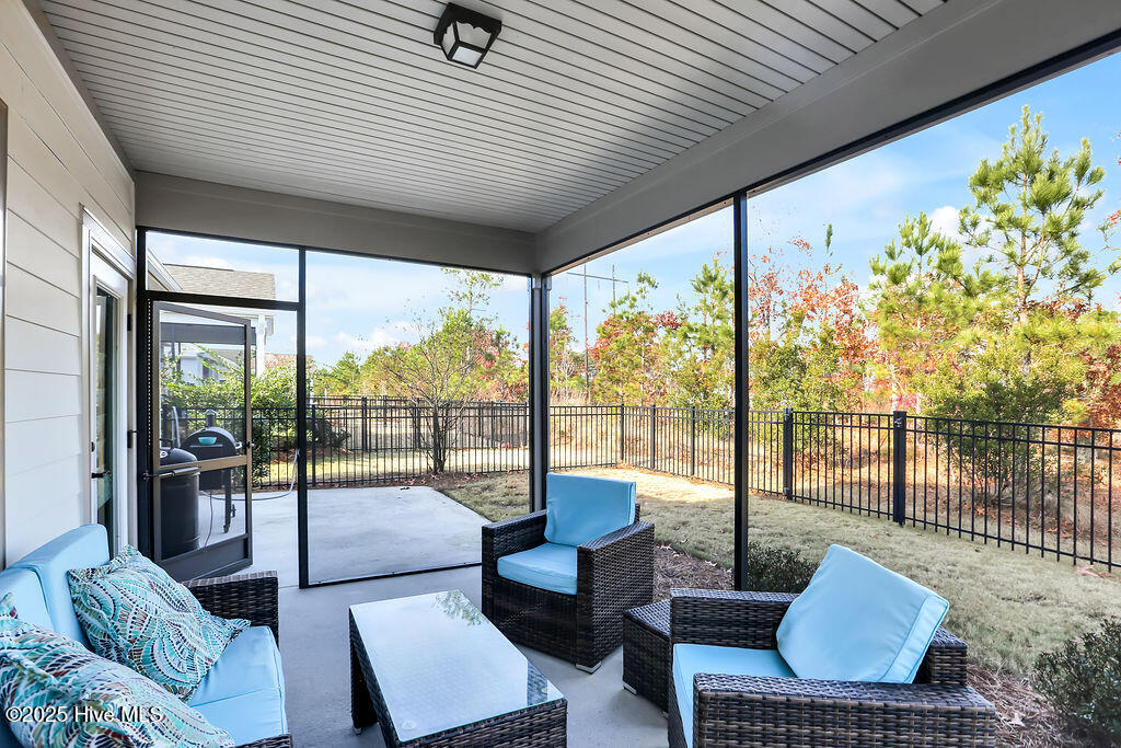 100546286 | Photo 30