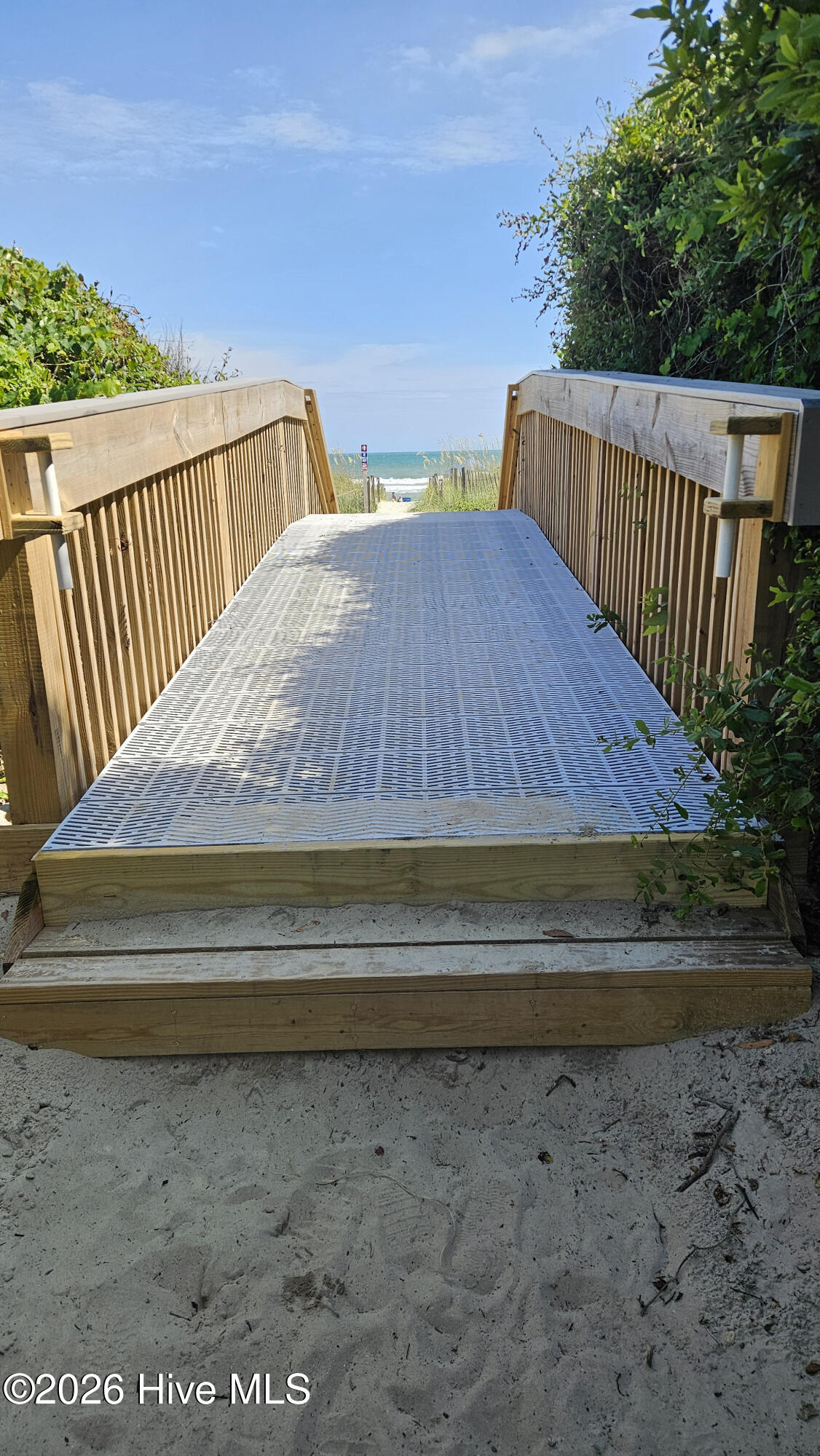 100559366 | Photo 36