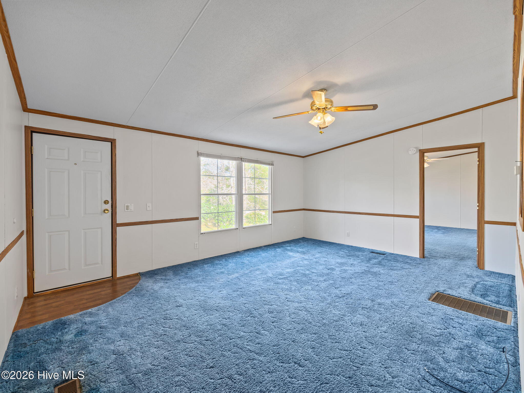 100565011 | Photo 12