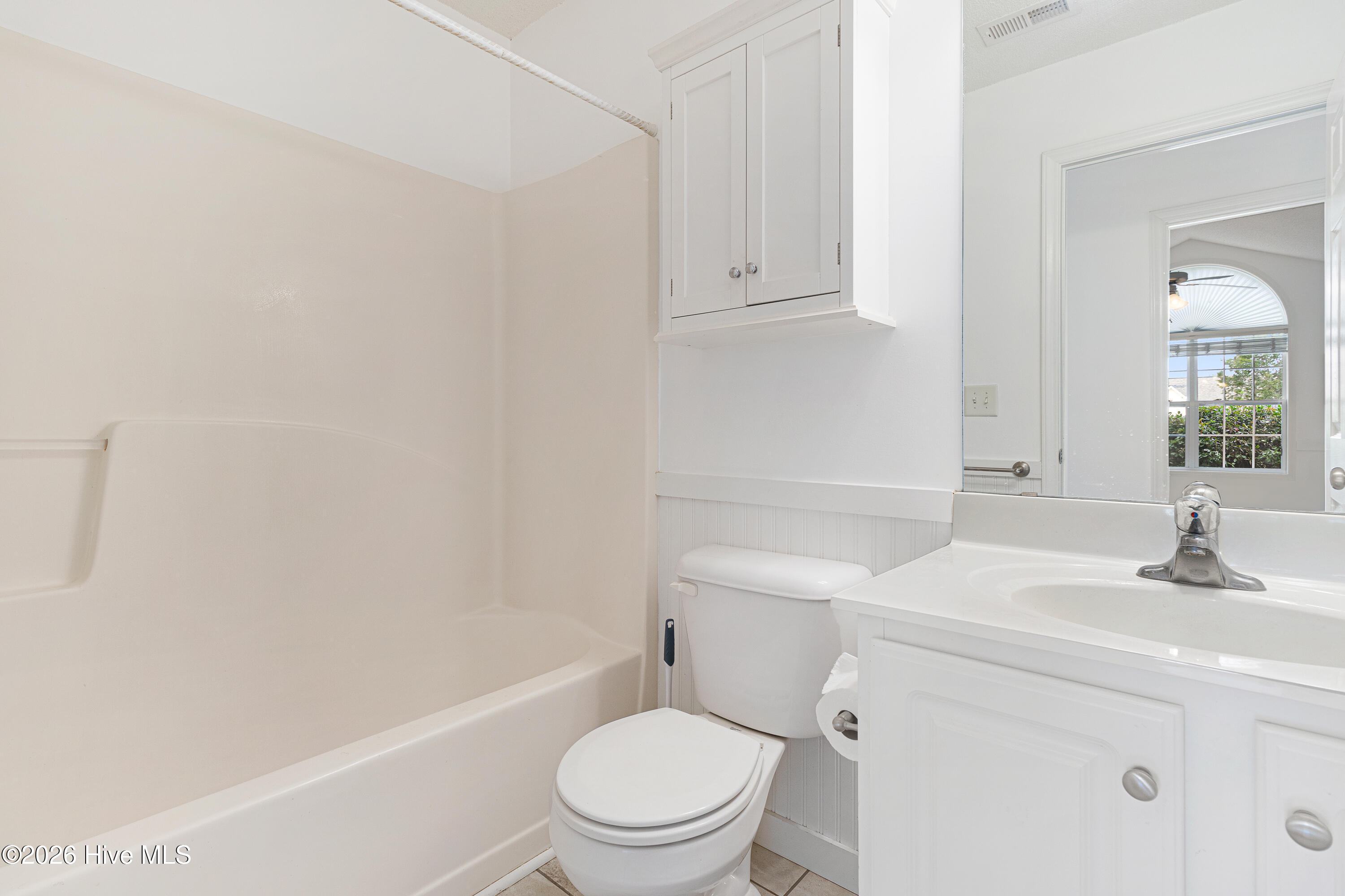 100570651 | Photo 23