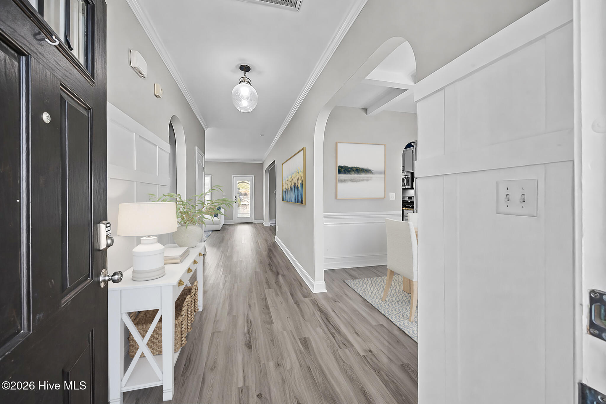 100561855 | Photo 11