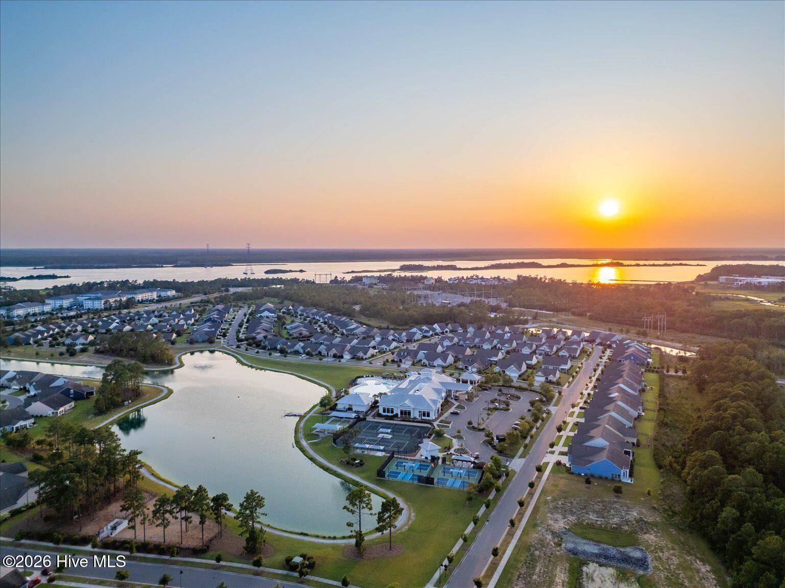 100564841 | Photo 32