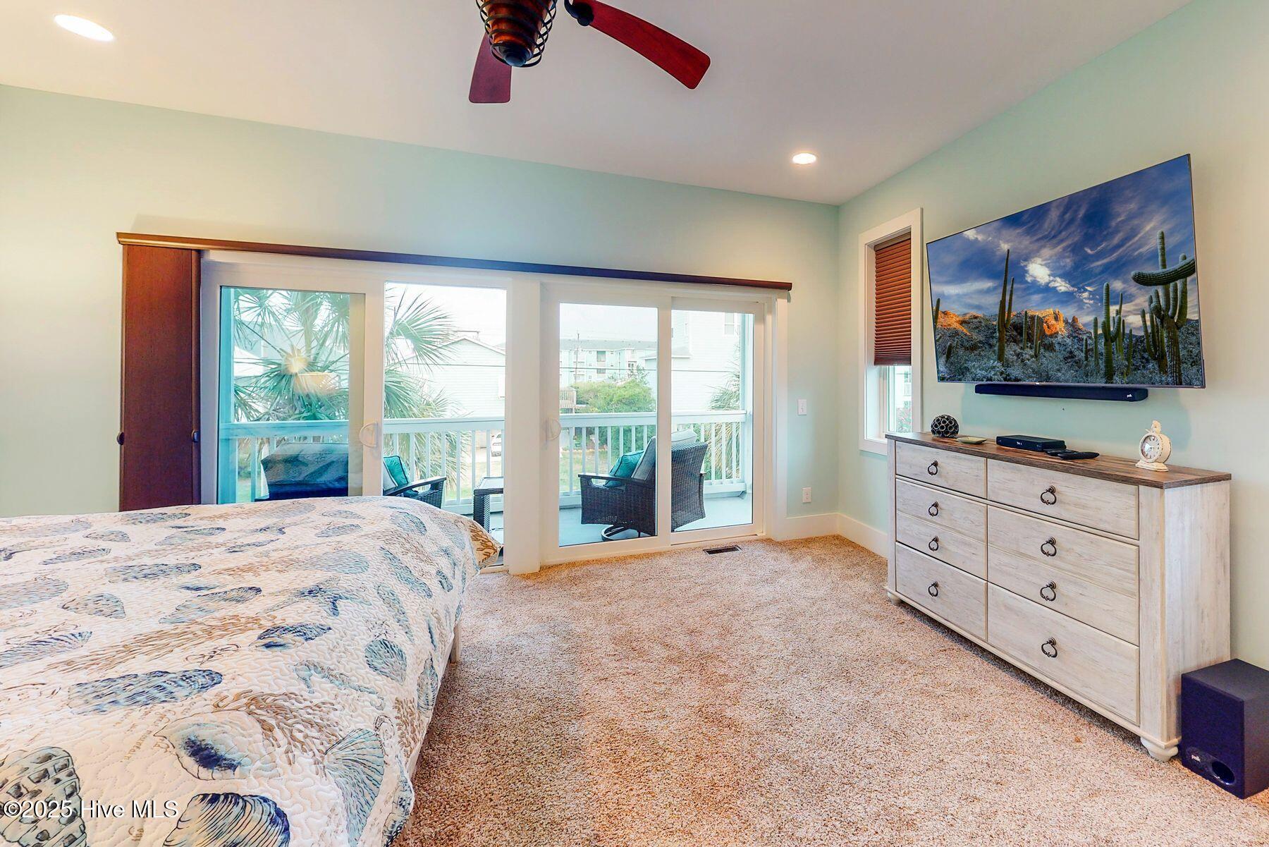 100537095 | Photo 36