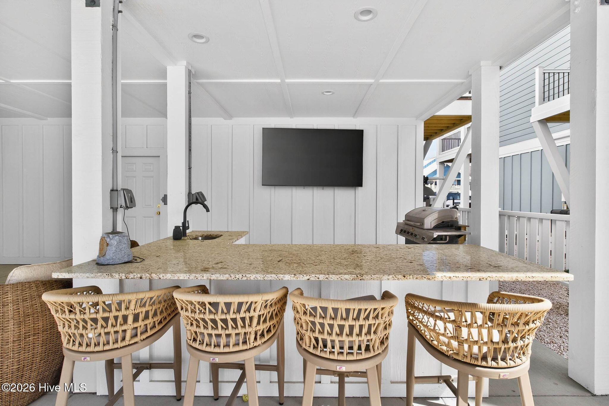 100560531 | Photo 35