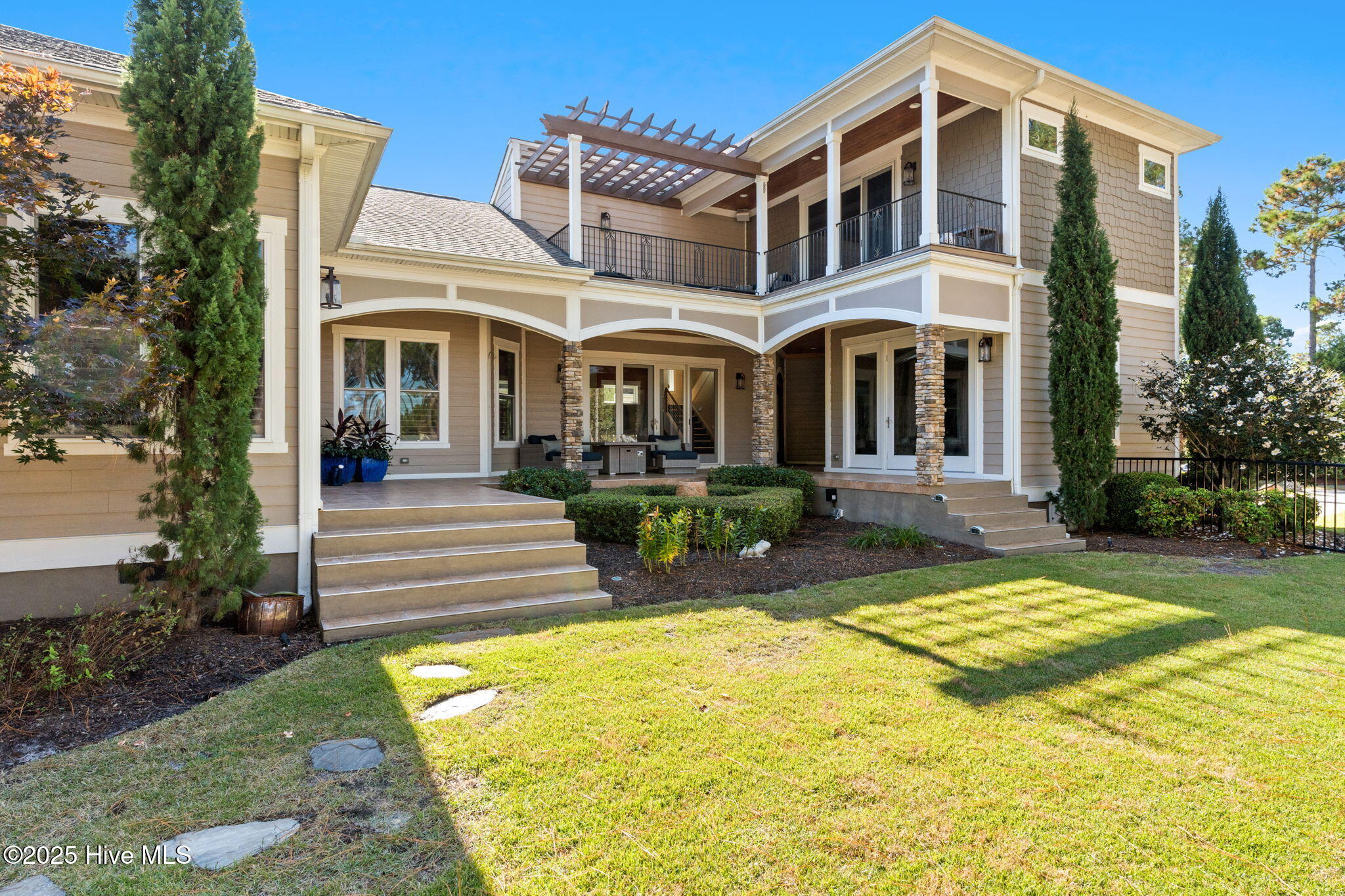 100540302 | Photo 72