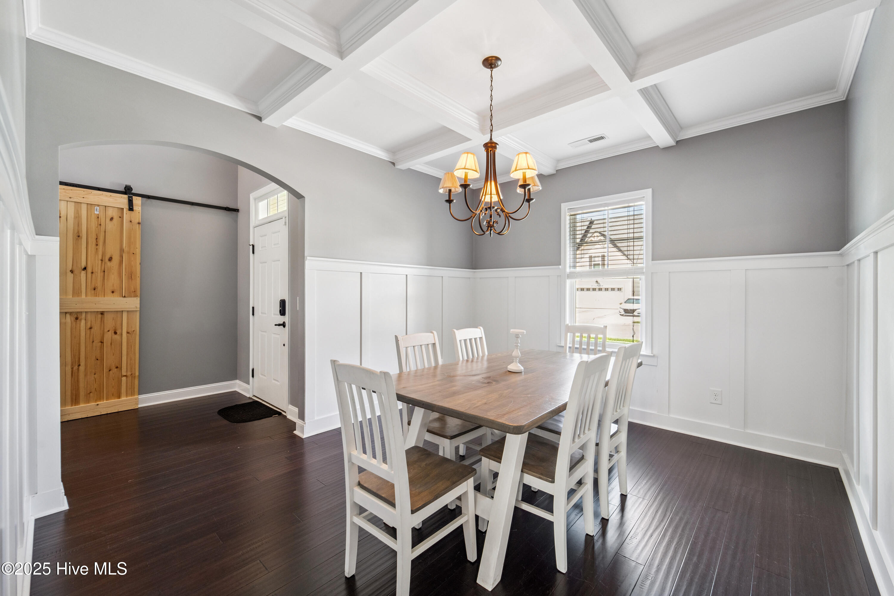 100516932 | Photo 17