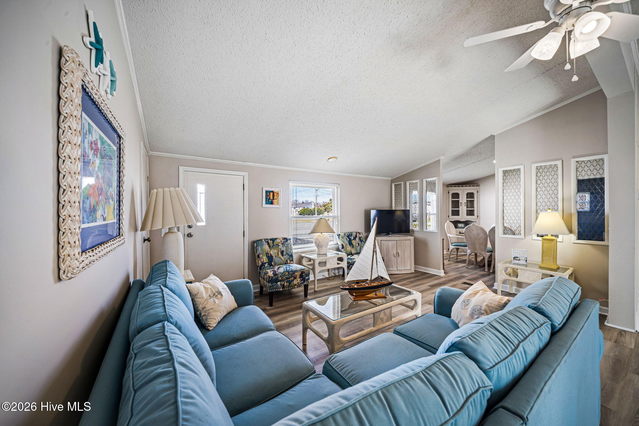 100561406 | Photo 31