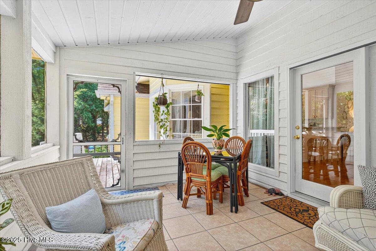 100518742 | Photo 22