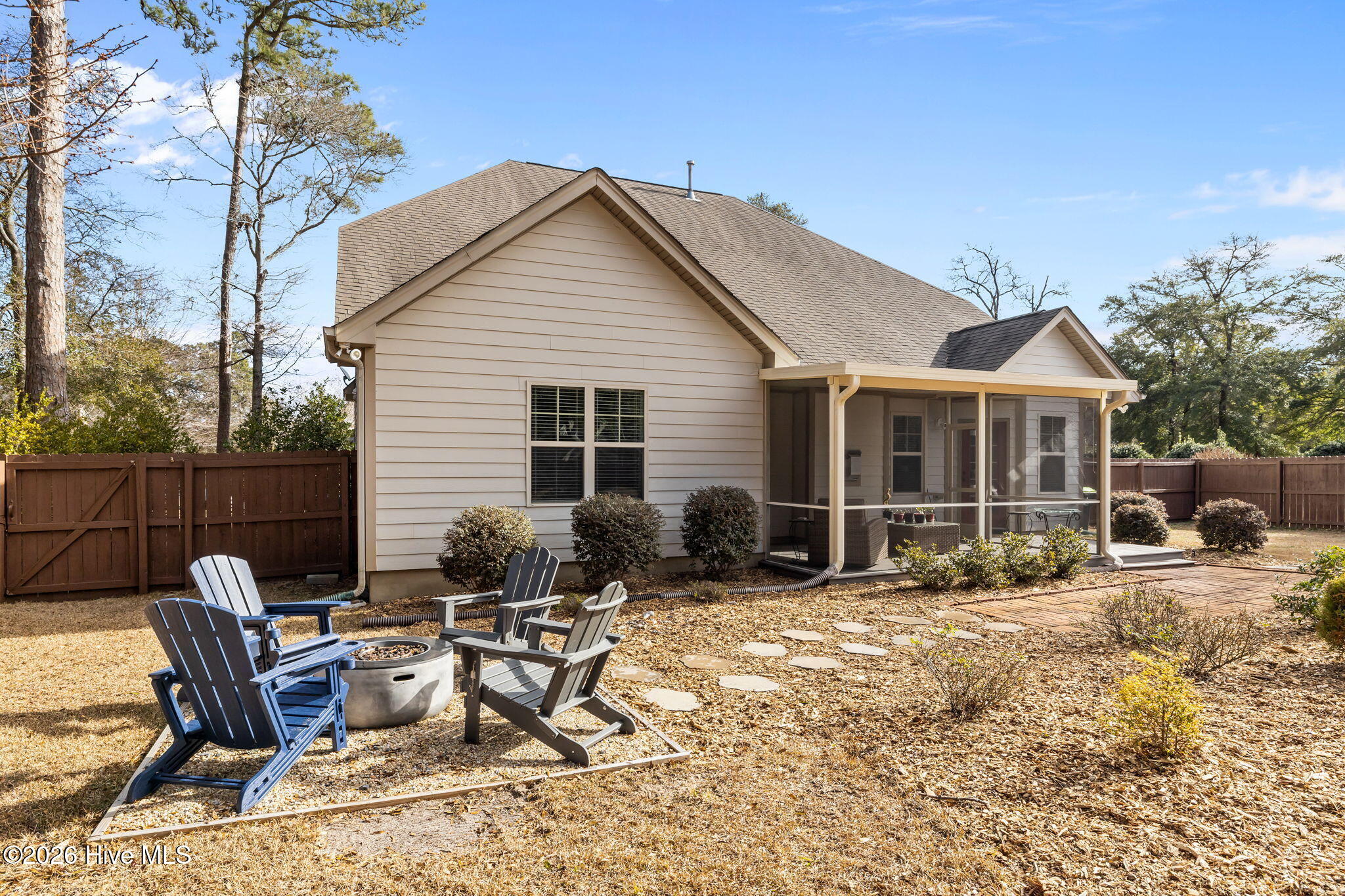 100549761 | Photo 48