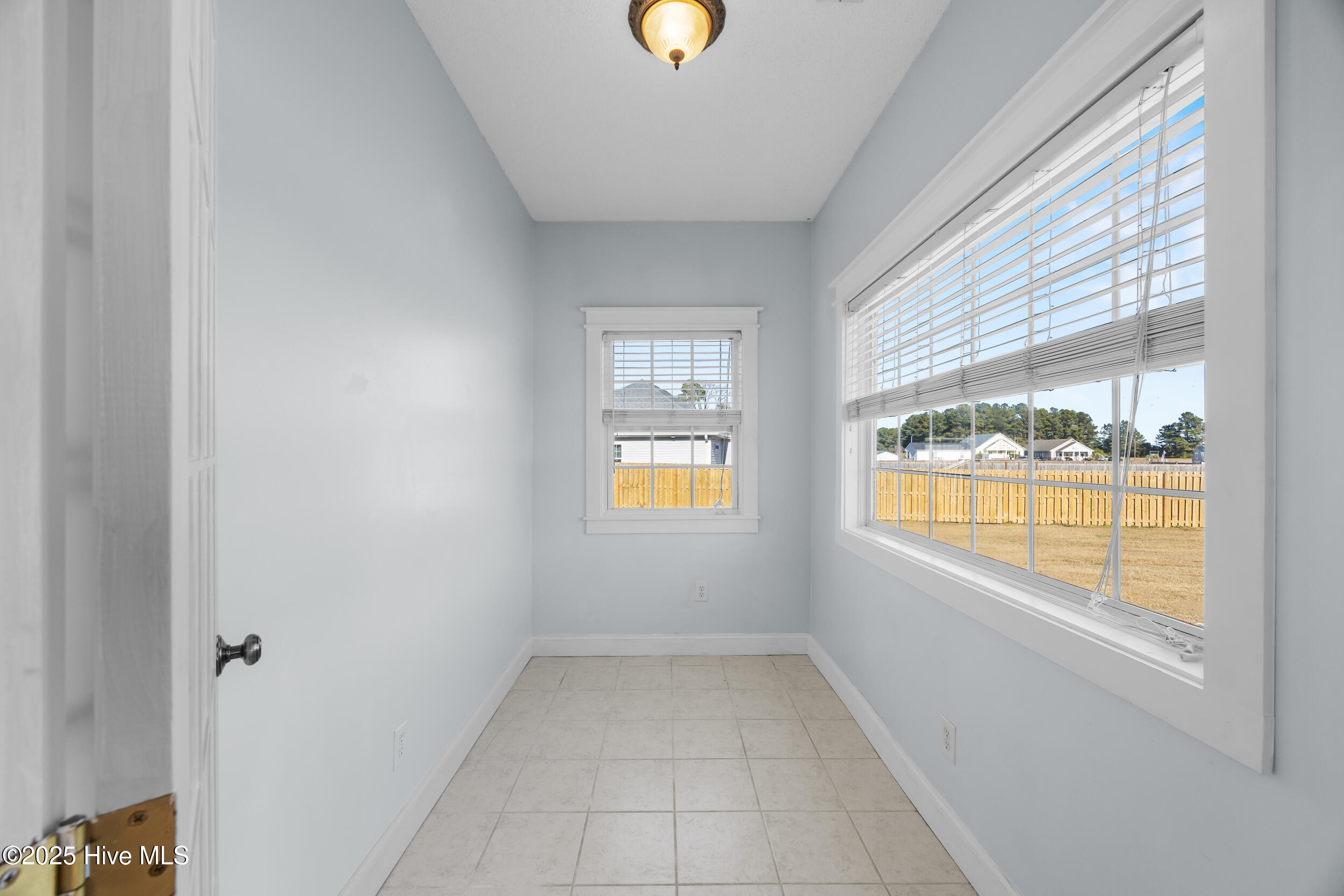 100545669 | Photo 17