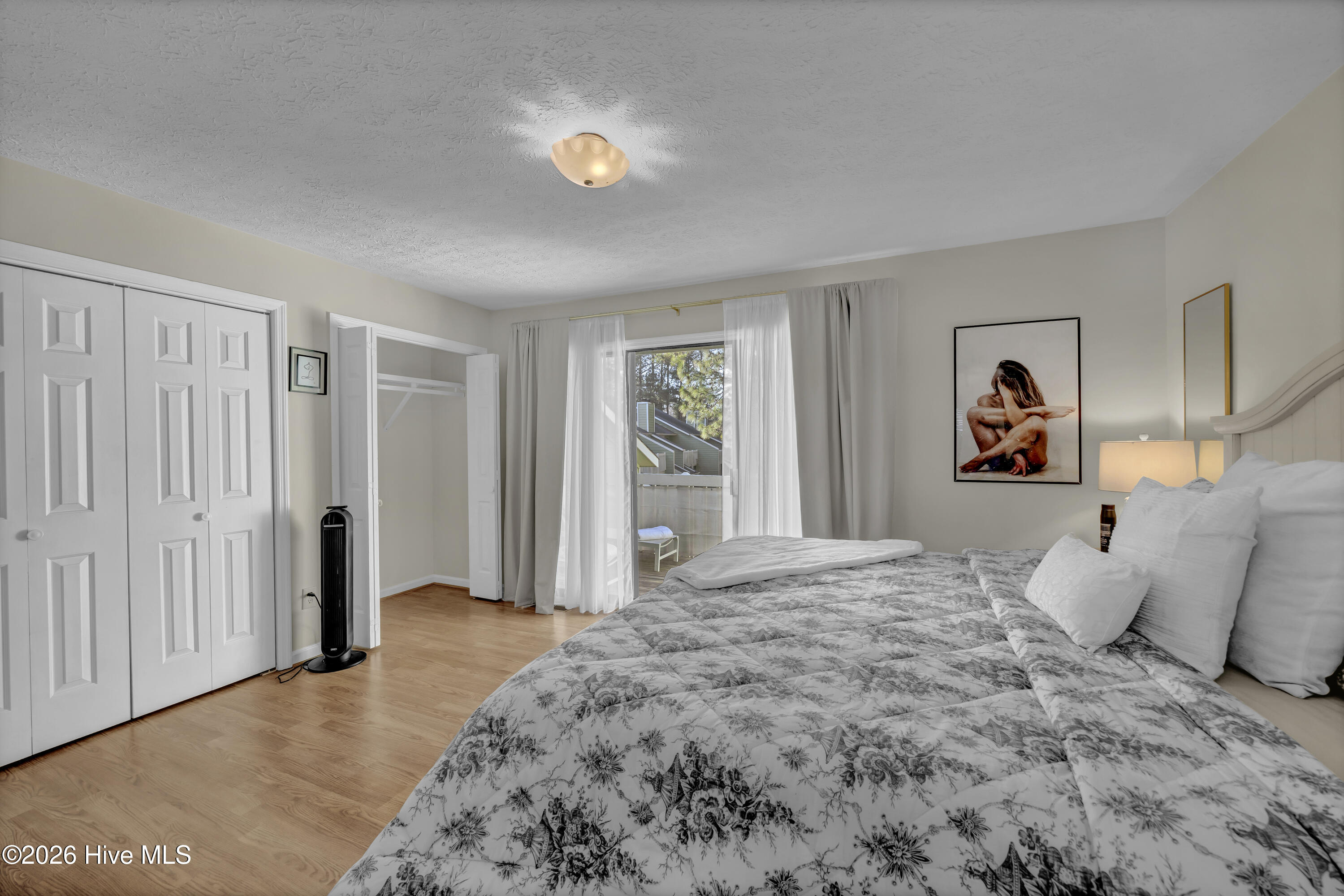 100550839 | Photo 29