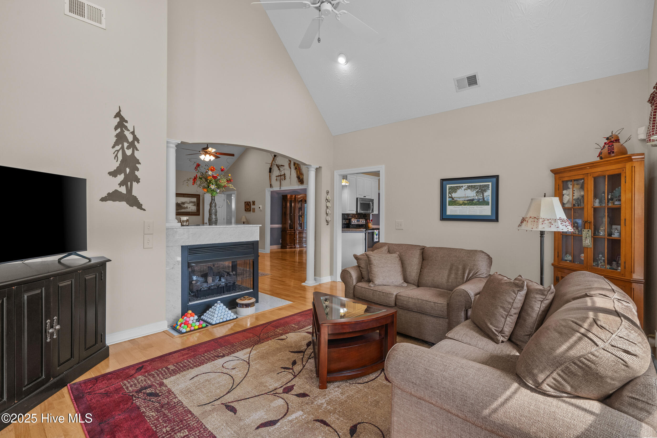 100508973 | Photo 14