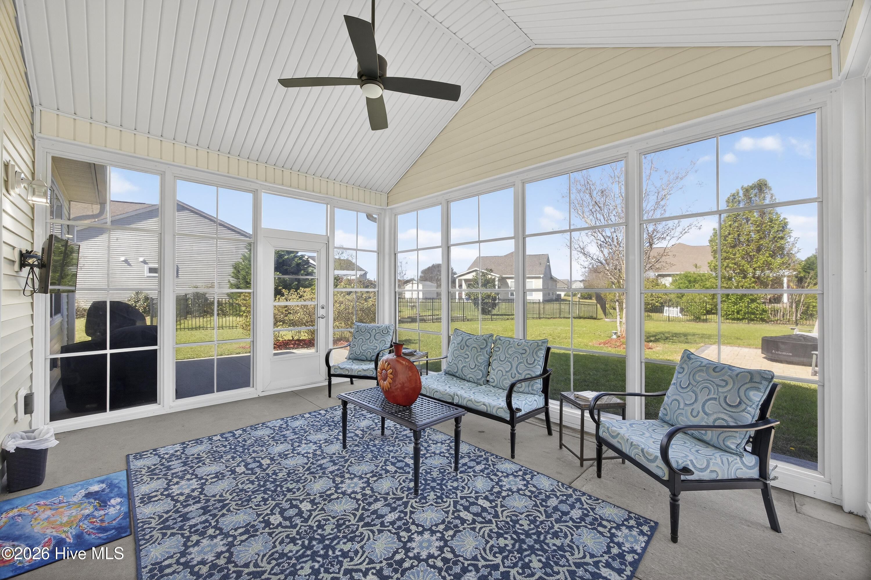 100564914 | Photo 23