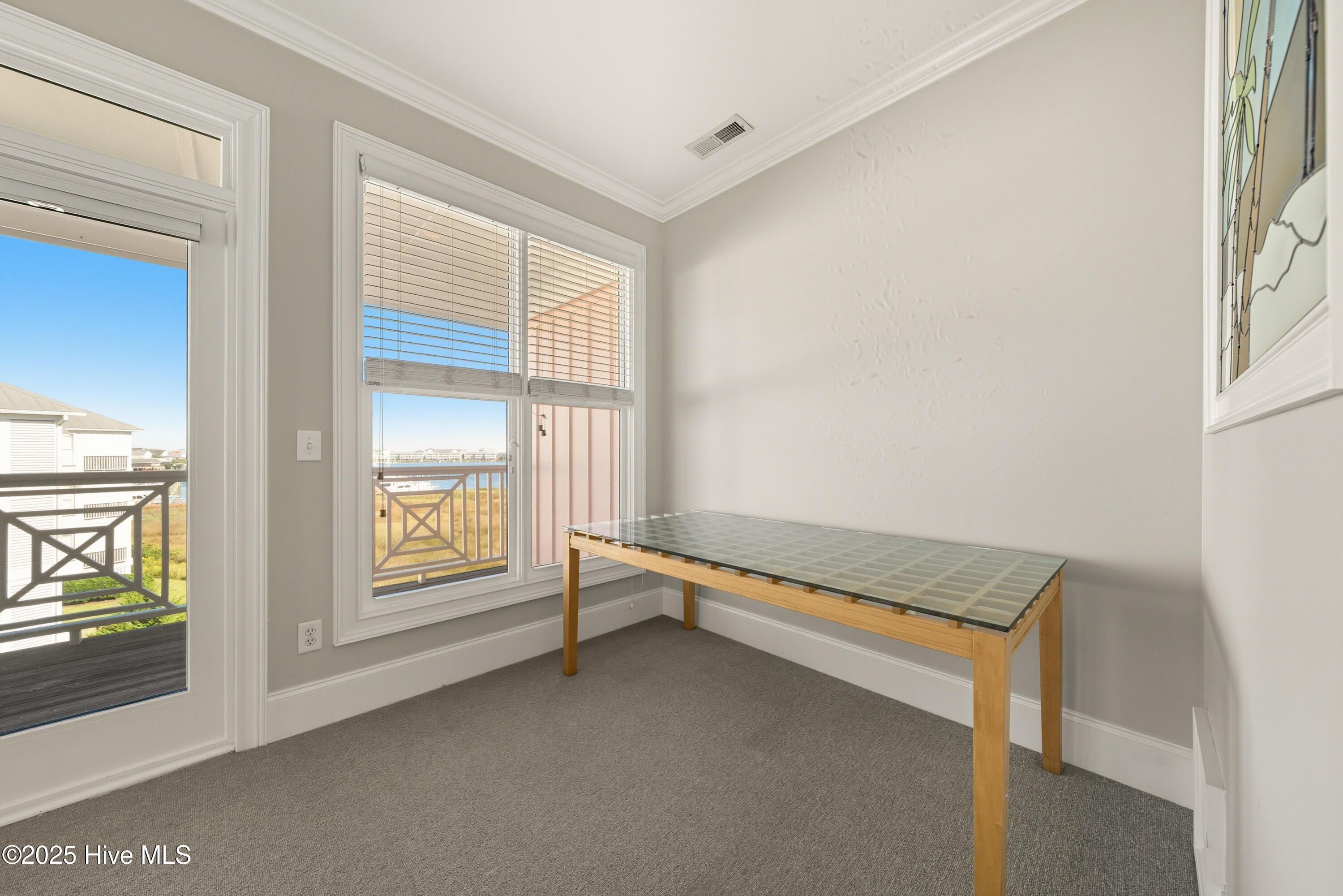 100527237 | Photo 27