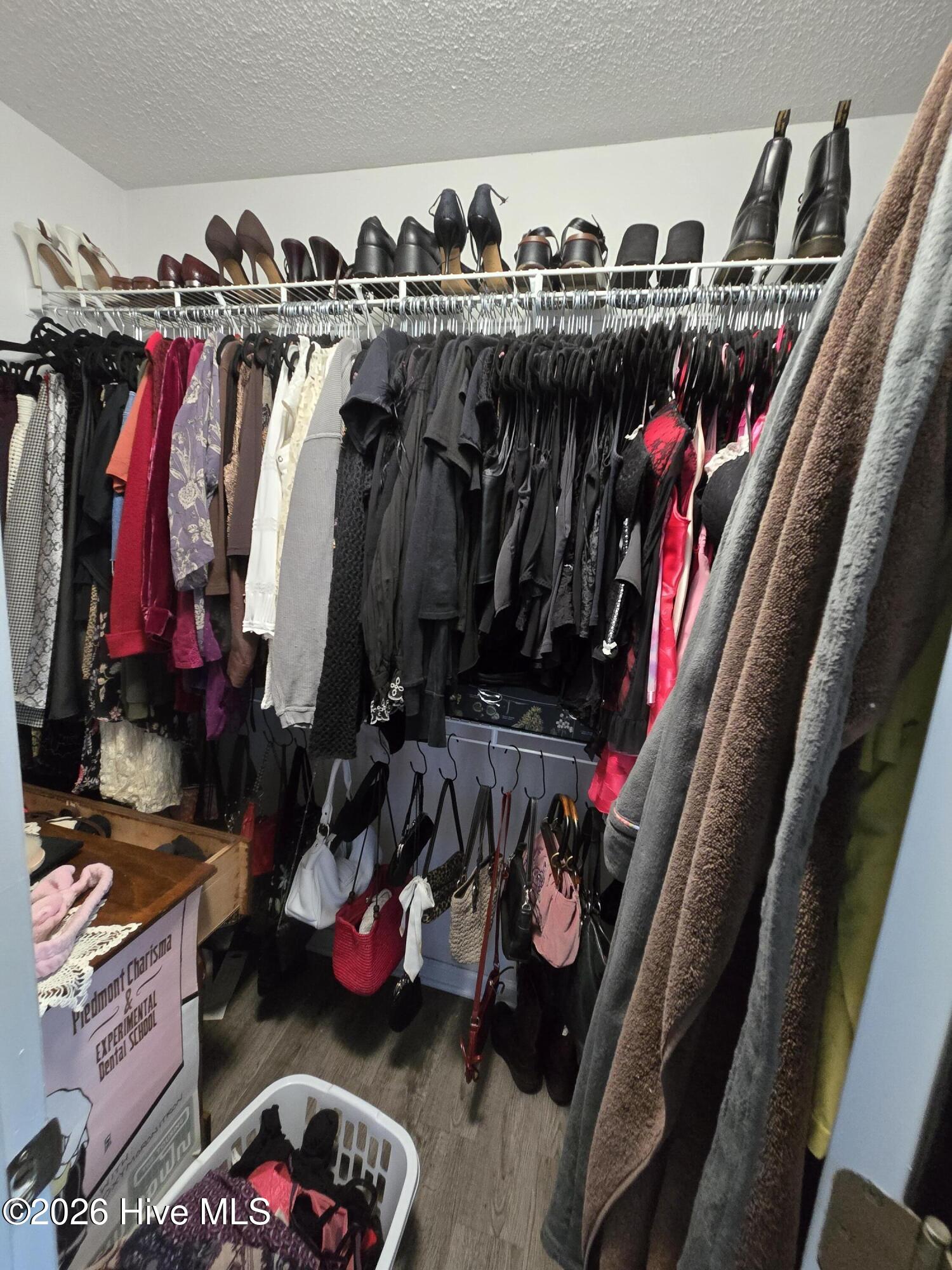 100569420 | Photo 20