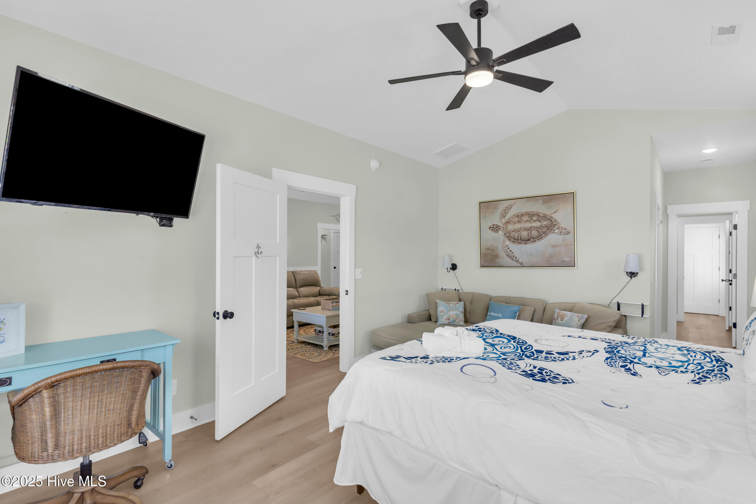 100534529 | Photo 20