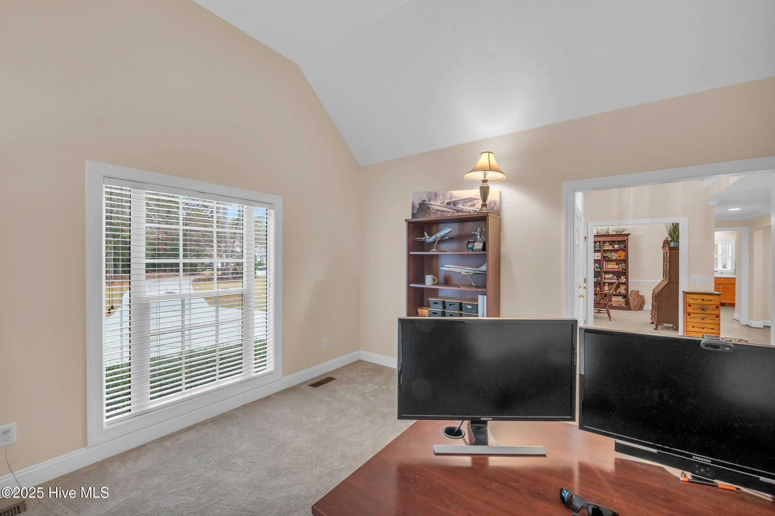 100542764 | Photo 18