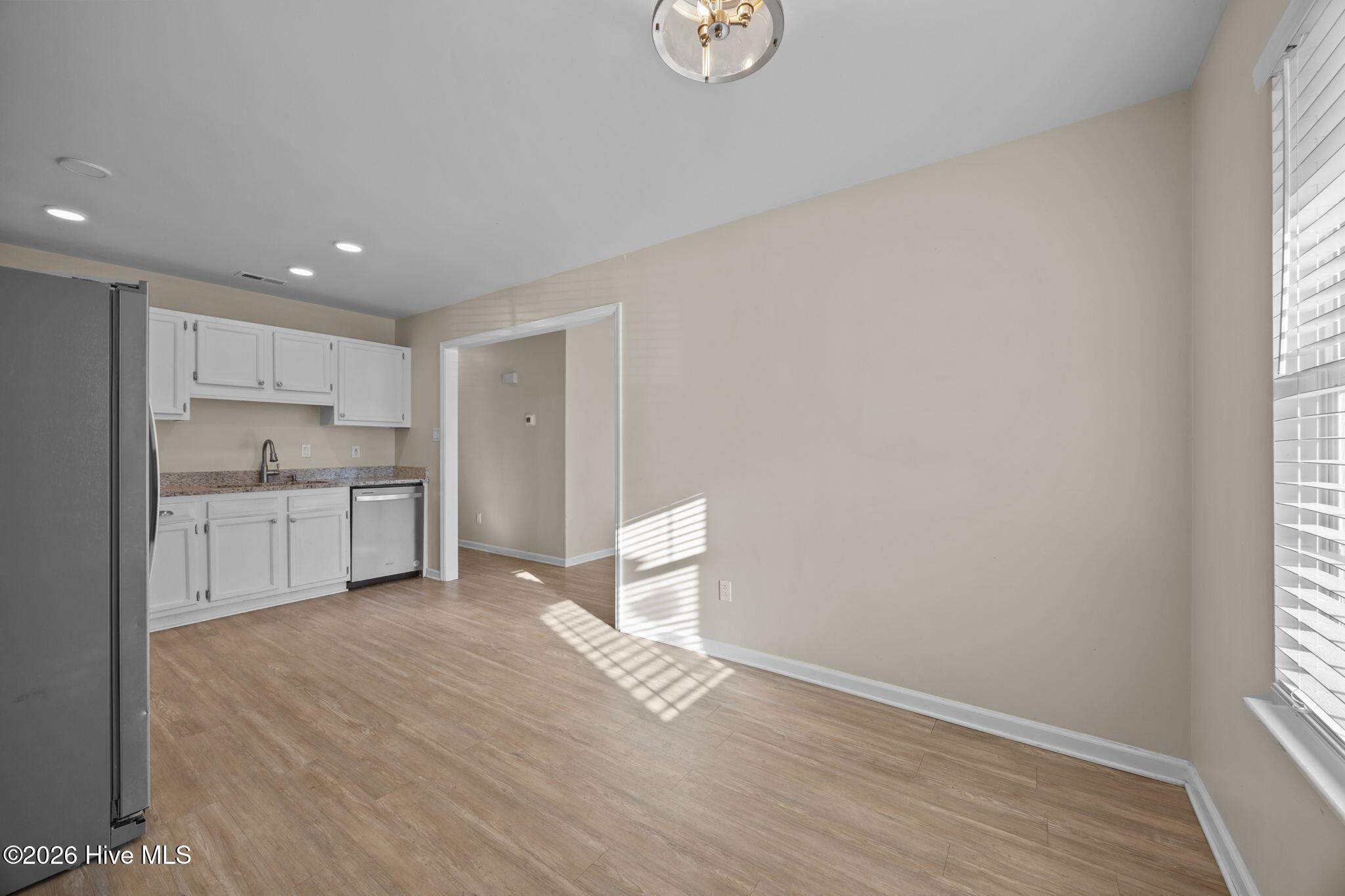 100550569 | Photo 32