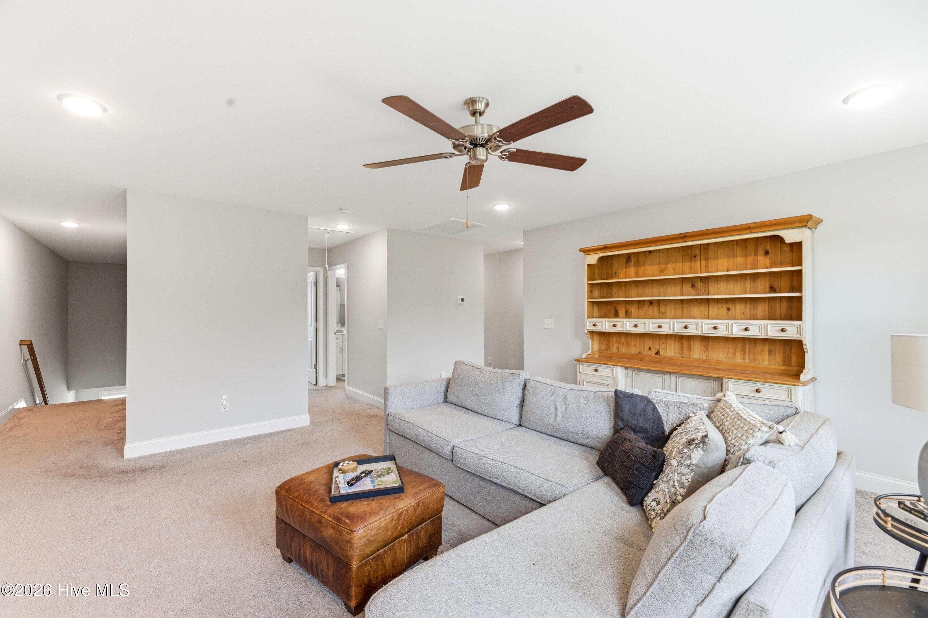 100564137 | Photo 18