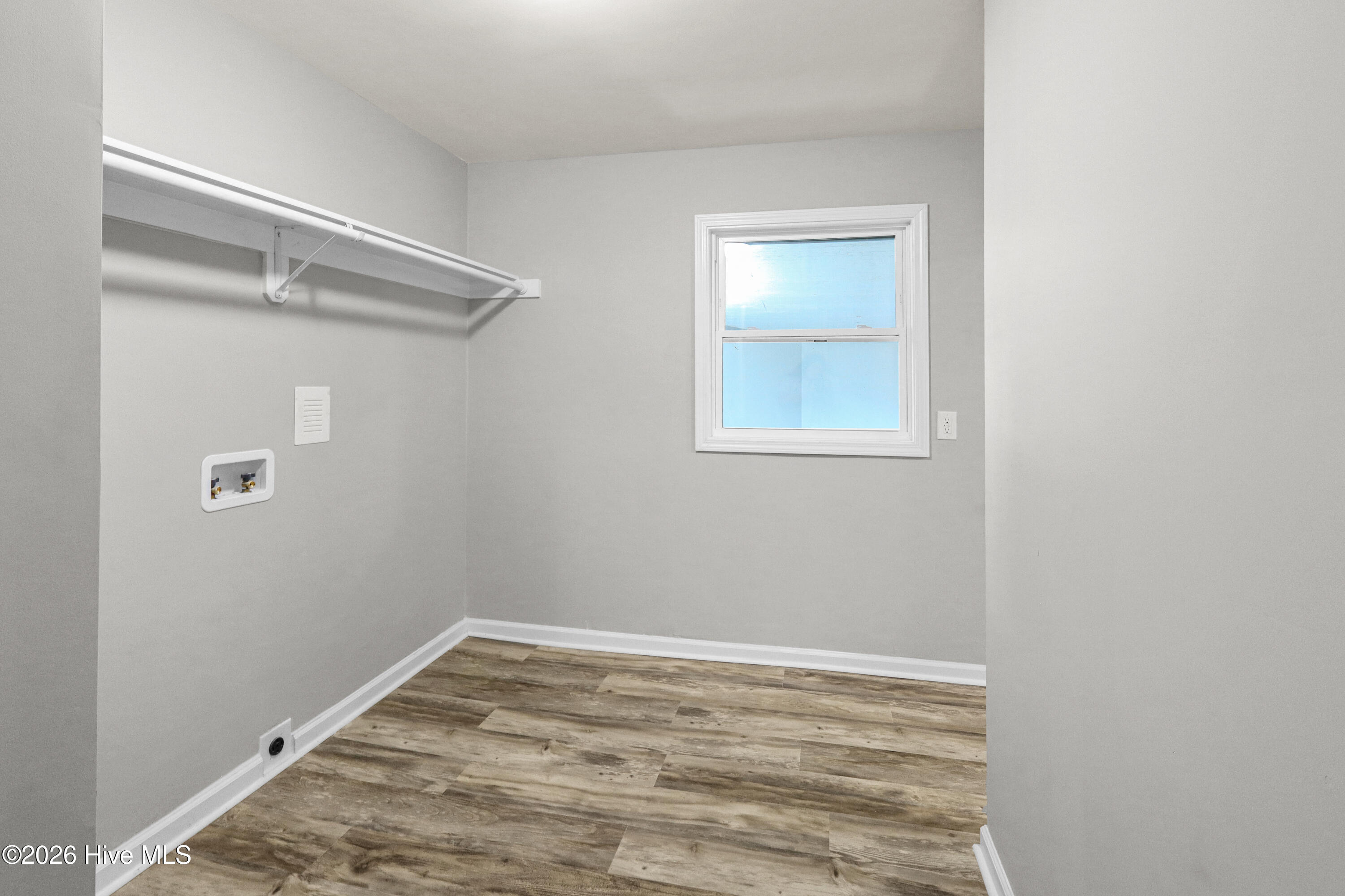 100569517 | Photo 37