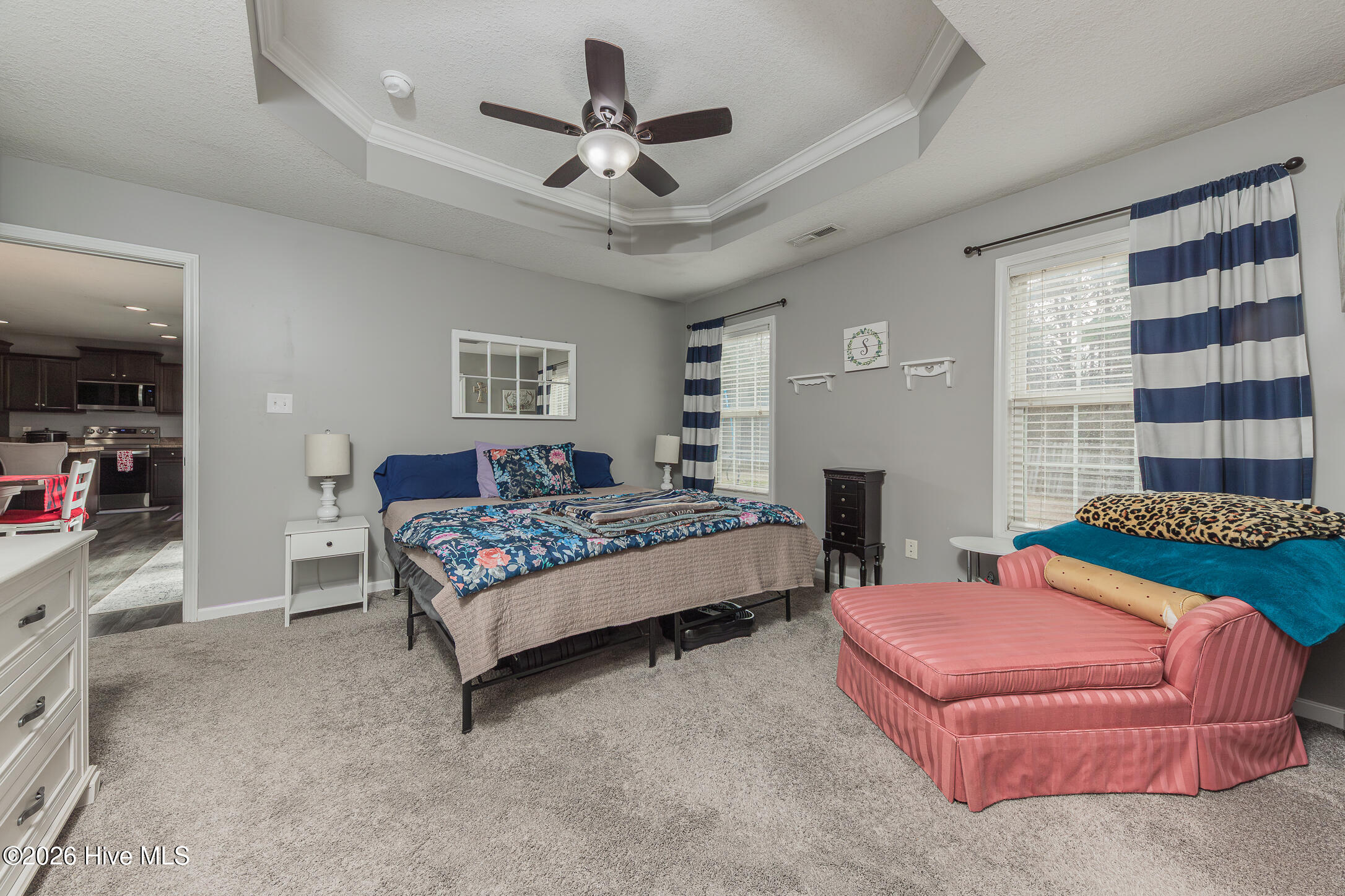 100550736 | Photo 21