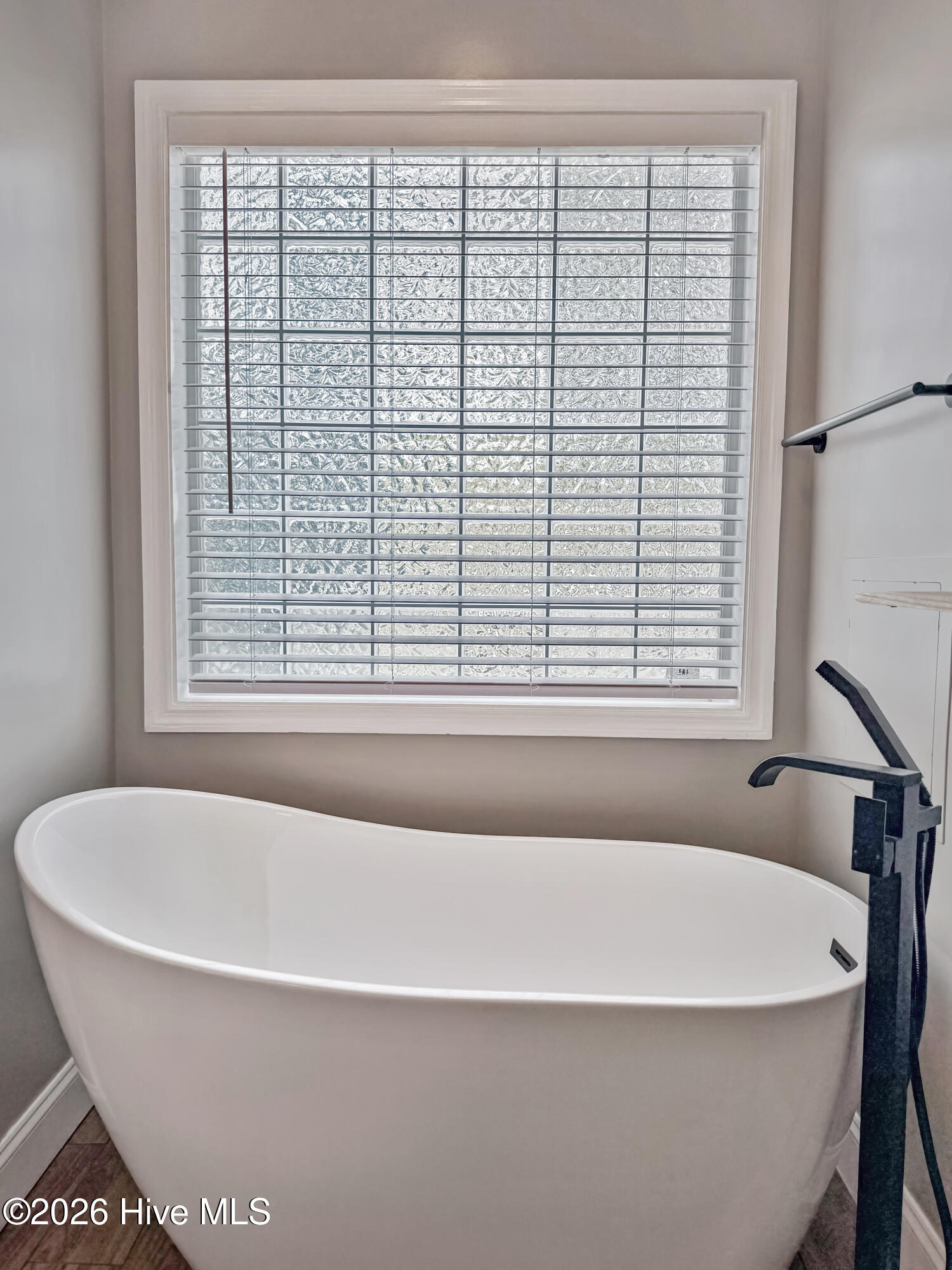 100564126 | Photo 30