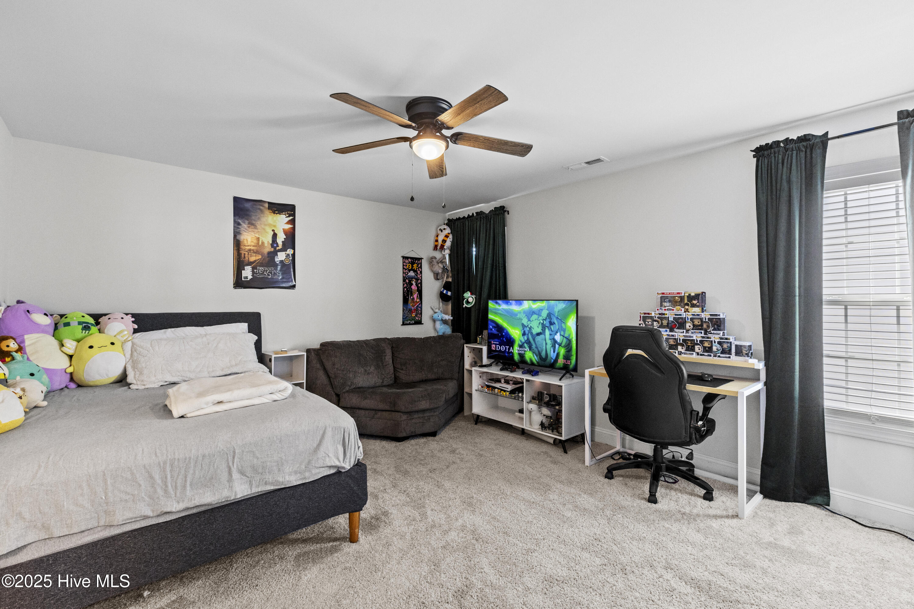 100518858 | Photo 35