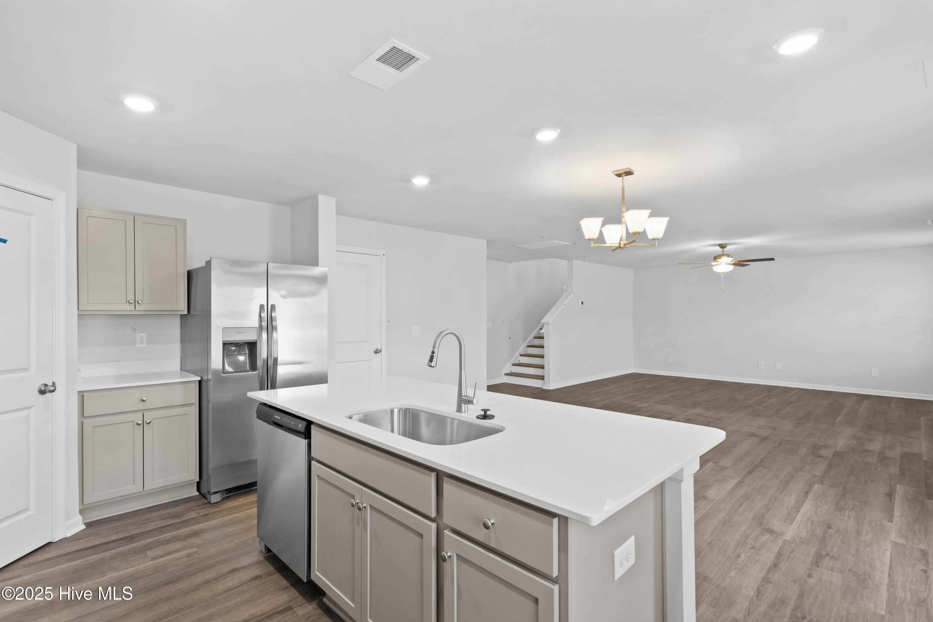 503 Sandy Hollow Drive, Jacksonville, NC 28540 – photo 12: Photo of Similar Home
