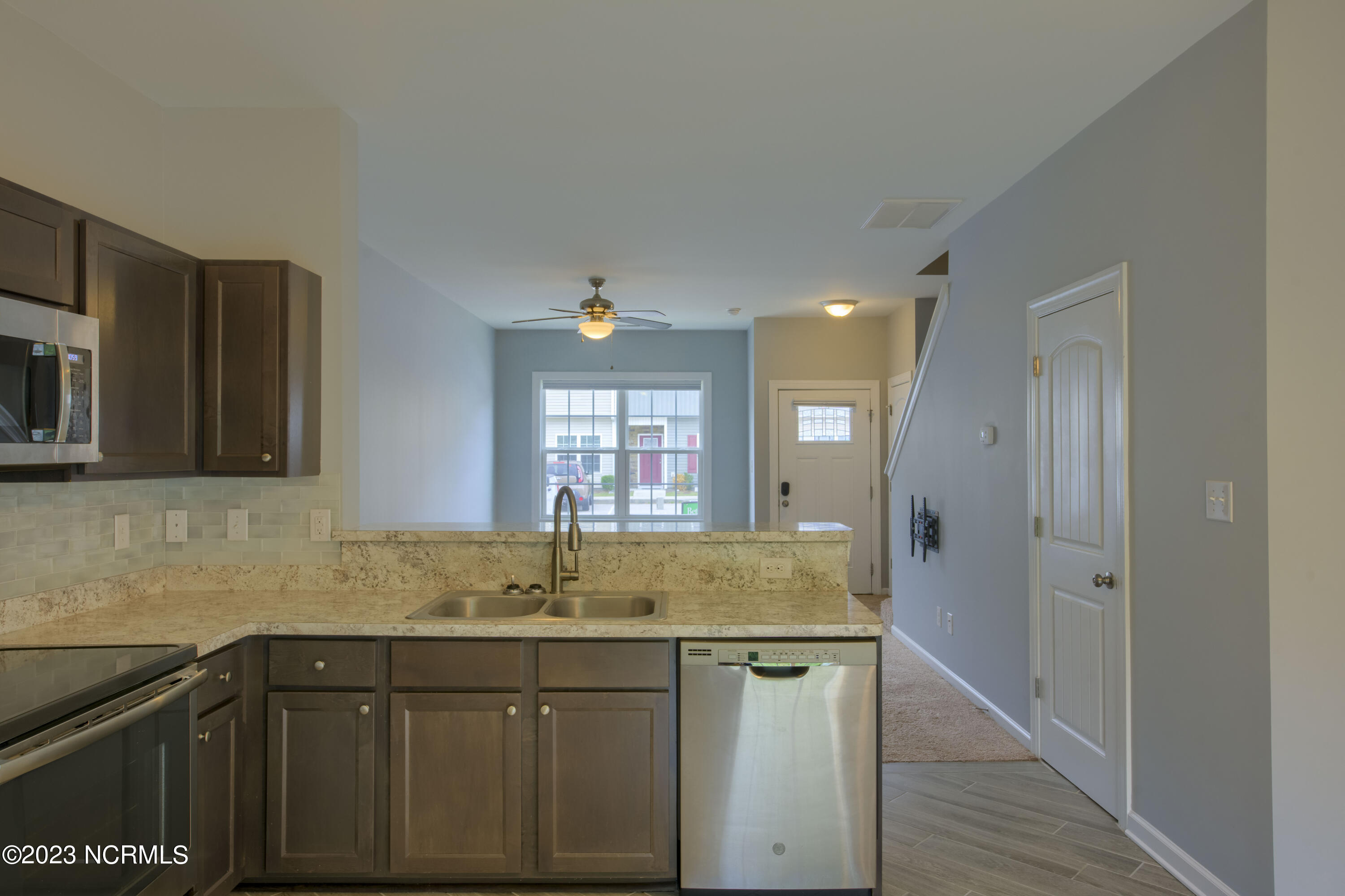 100545817 | Photo 18